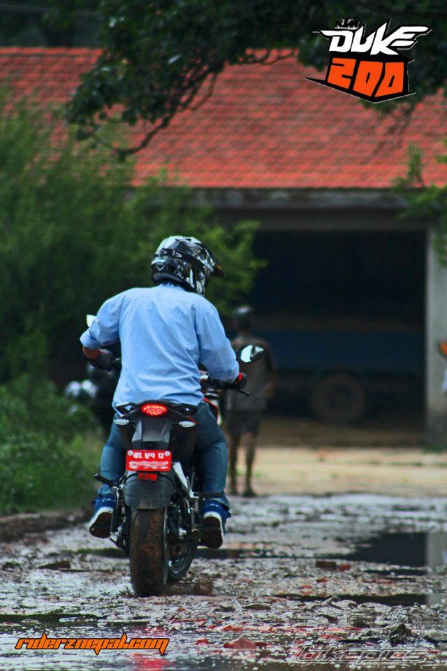 2011 KTM DUKE 200 | Picture 2561017 motorcycle photo