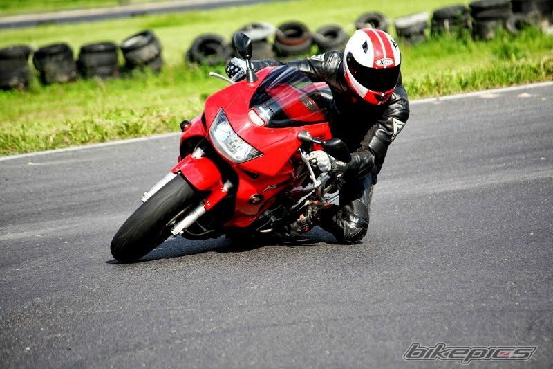 2001 HONDA VTR 1000 | Picture 2562114 motorcycle photo