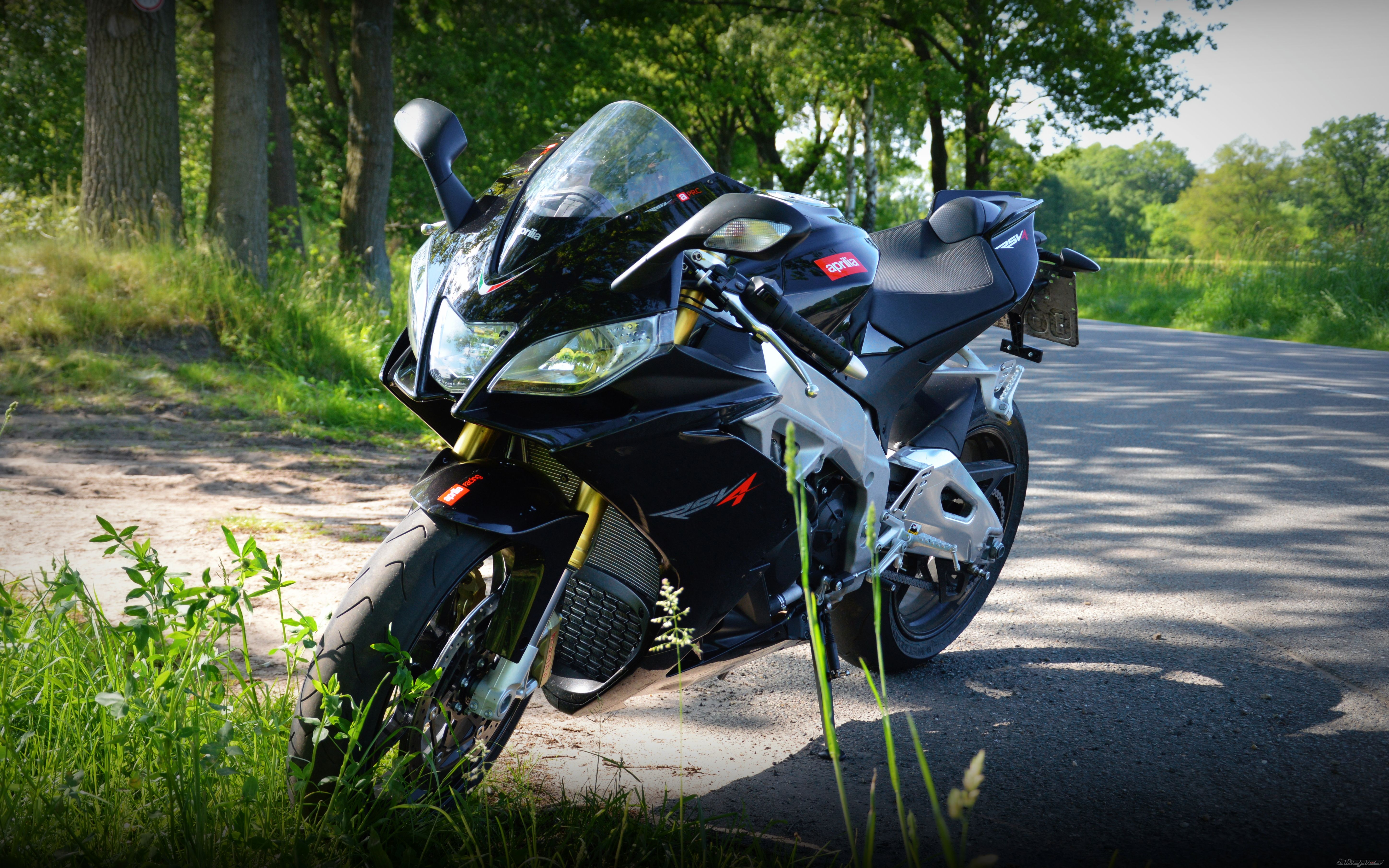 2012 APRILIA RSV4R APRC | Picture 2565059 motorcycle photo