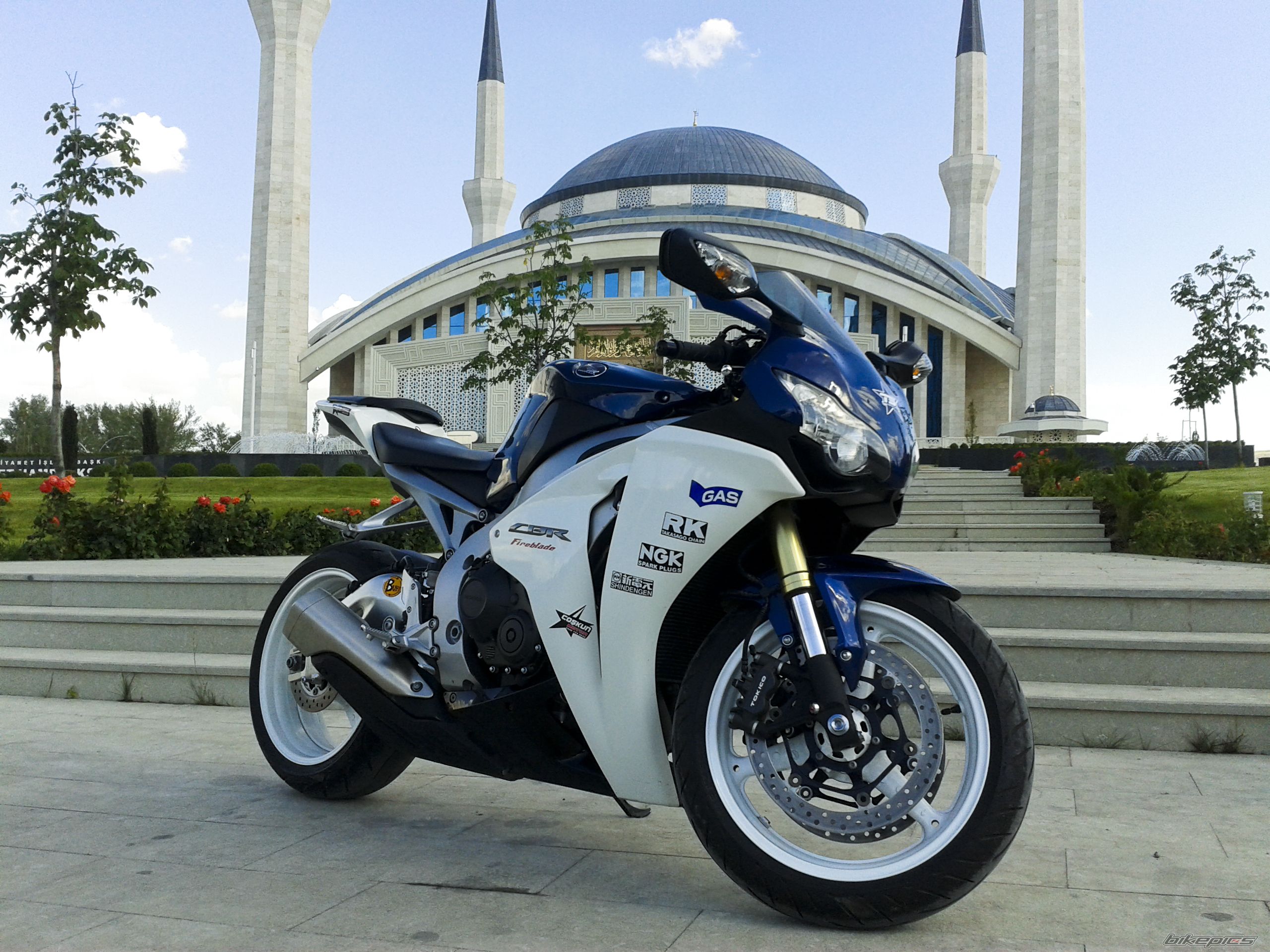 2011 HONDA CBR1000 | Picture 2566483 motorcycle photo