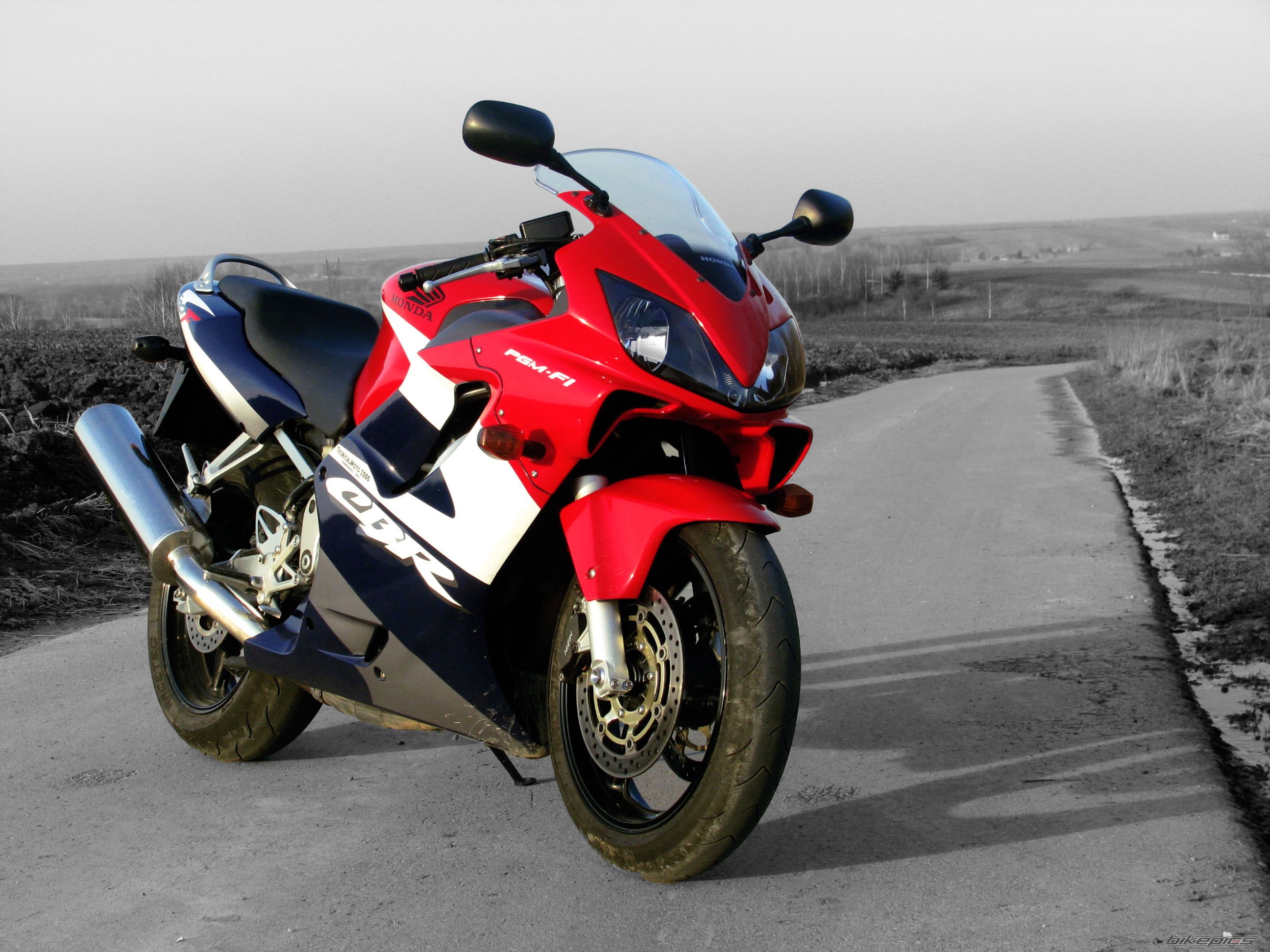2002 HONDA CBR 600 | Picture 2569301 motorcycle photo