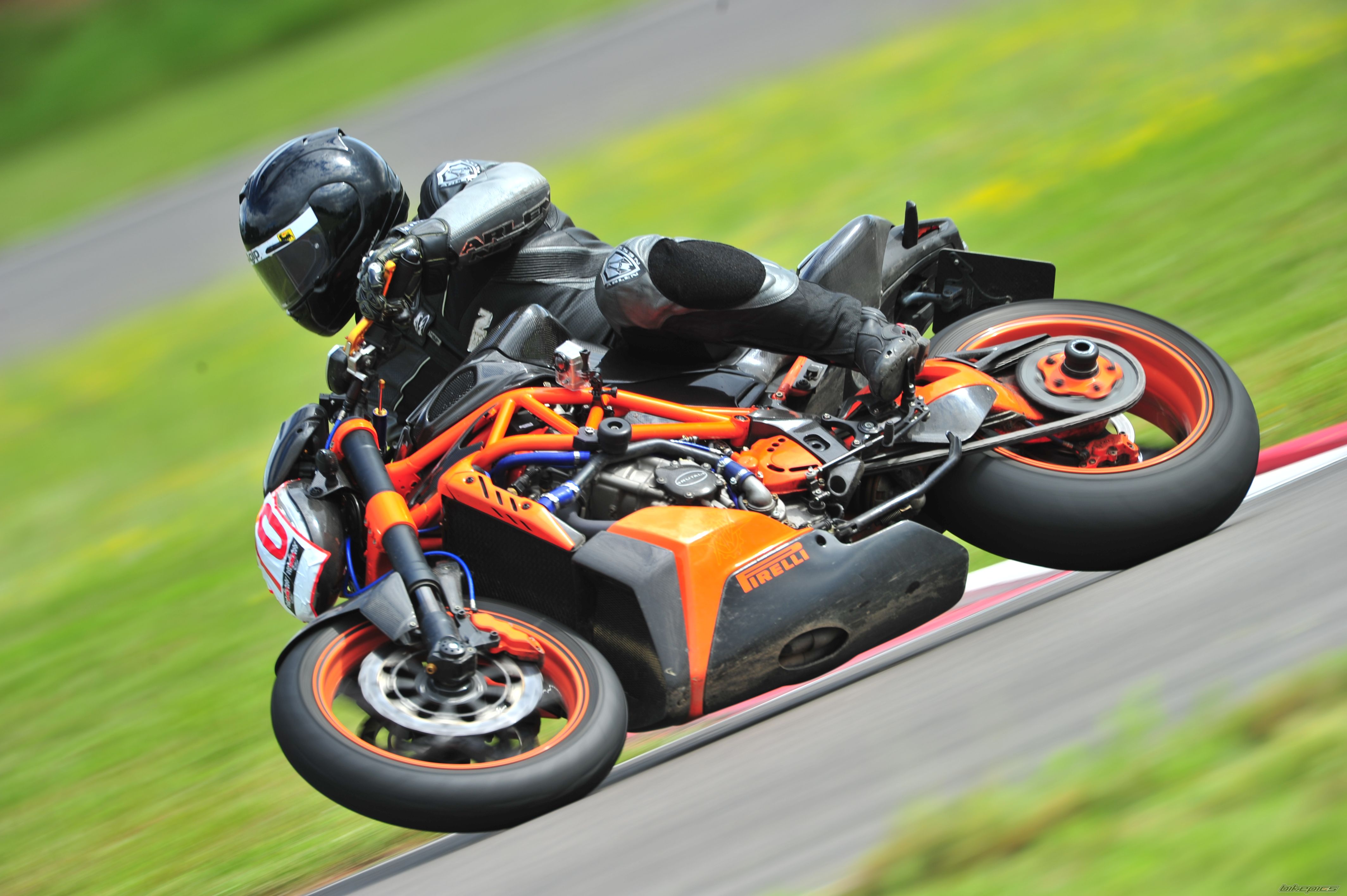 2011 MV AGUSTA BRUTALE 910 R | Picture 2571328 motorcycle photo