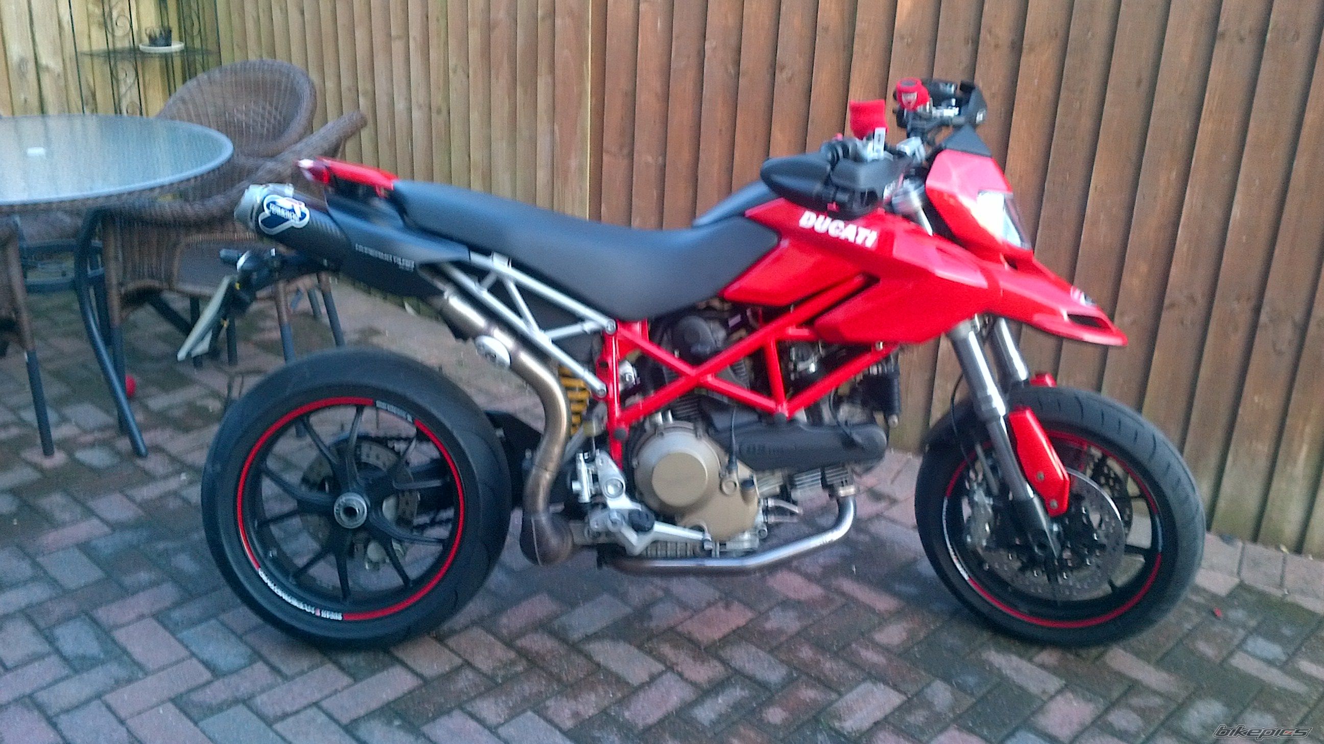 2010 DUCATI HYPERMOTARD 1100 | Picture 2574143 motorcycle photo