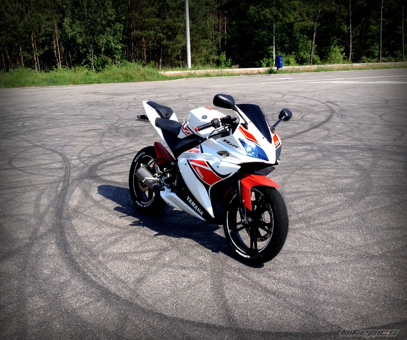 2012 YAMAHA YZF R125 | Picture 2576912 motorcycle photo