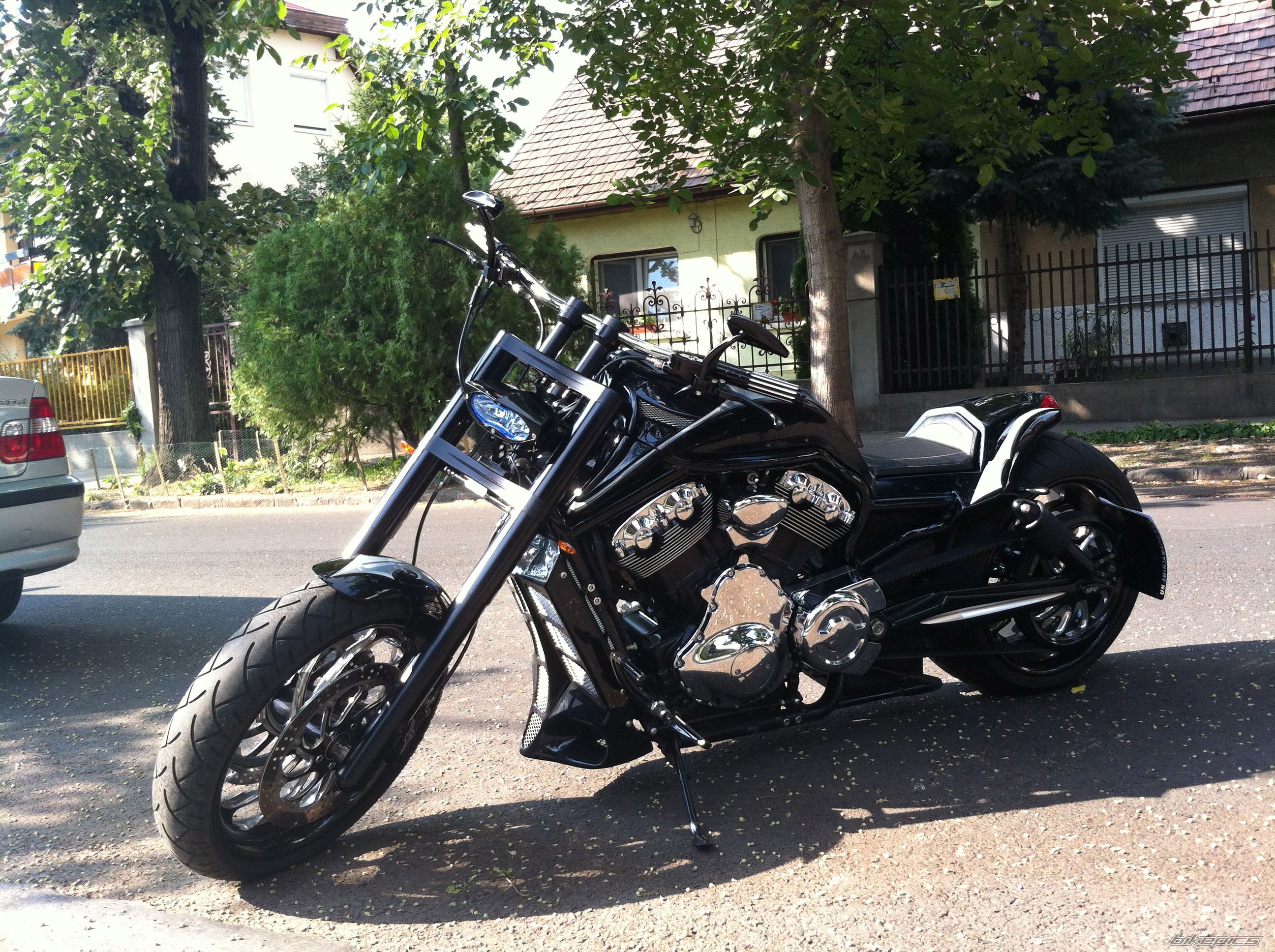 2010 HARLEY DAVIDSON CUSTOM | Picture 2577864 motorcycle photo