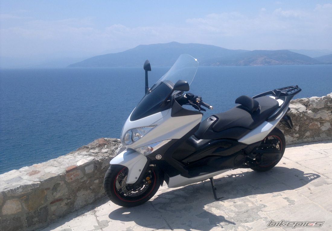 2011 YAMAHA TMAX 500 | Picture 2578036 motorcycle photo