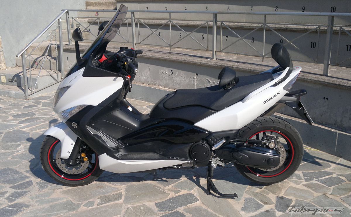 2011 YAMAHA TMAX 500 | Picture 2581595 motorcycle photo