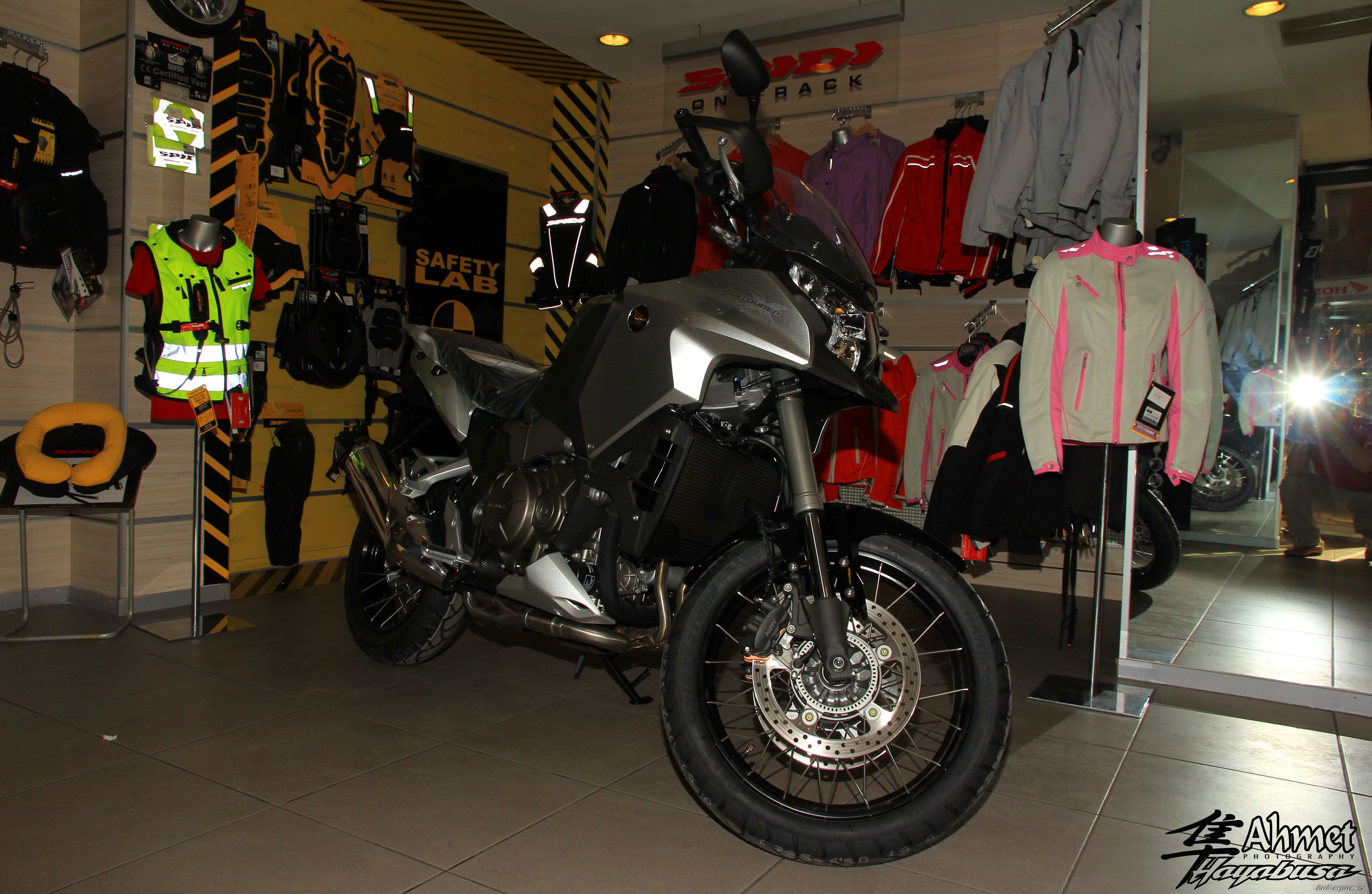 2013 HONDA VFR 1200X CROSSTOURER | Picture 2582809 motorcycle photo