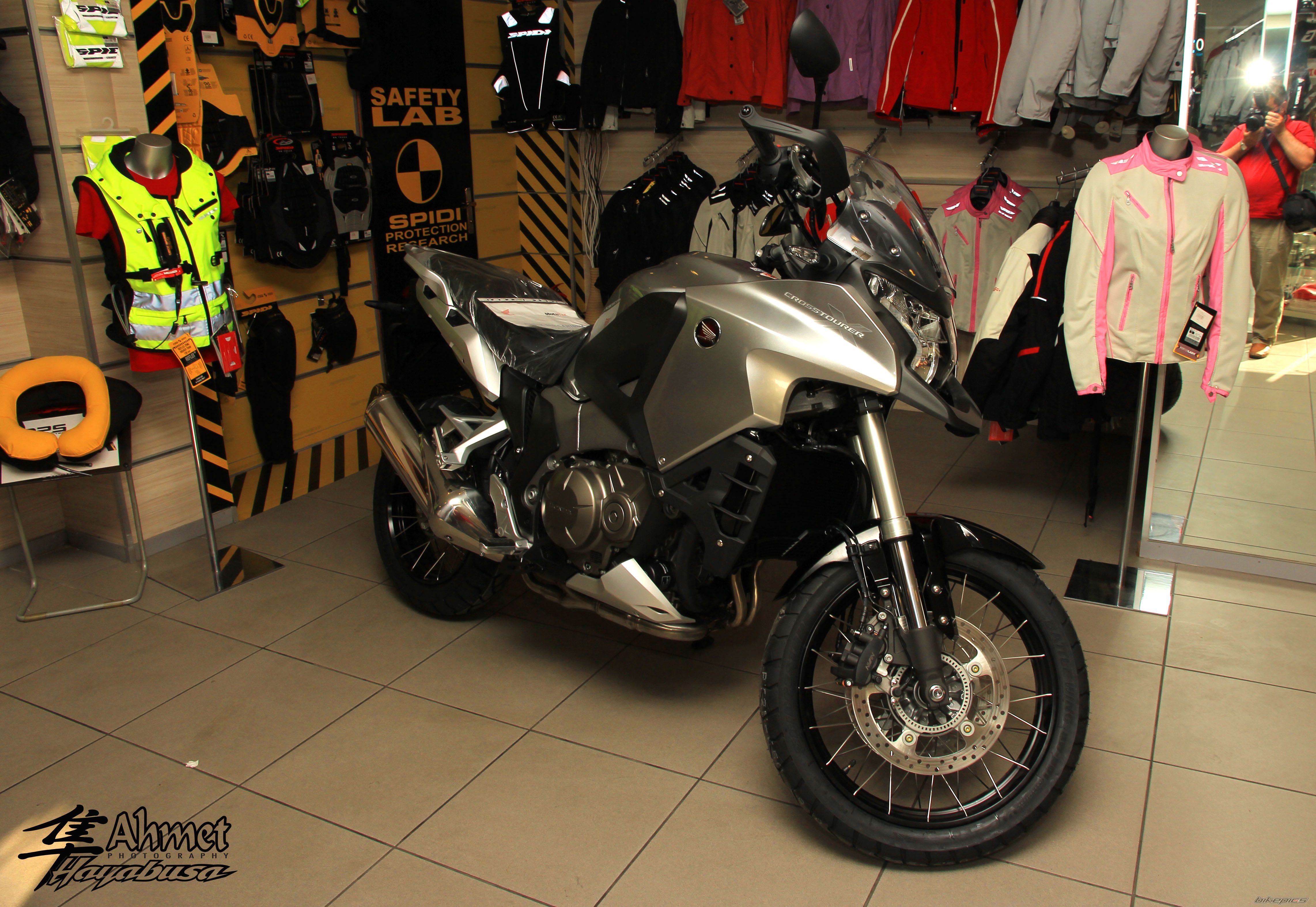 2013 HONDA VFR 1200X CROSSTOURER | Picture 2582812 motorcycle photo