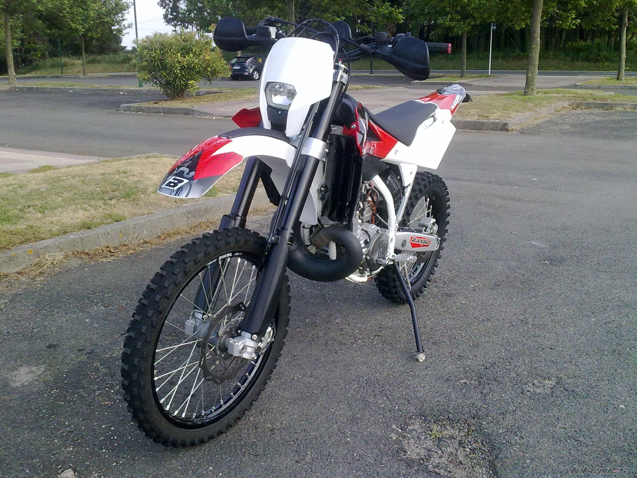2010 HUSQVARNA WR300 | Picture 2582925 motorcycle photo