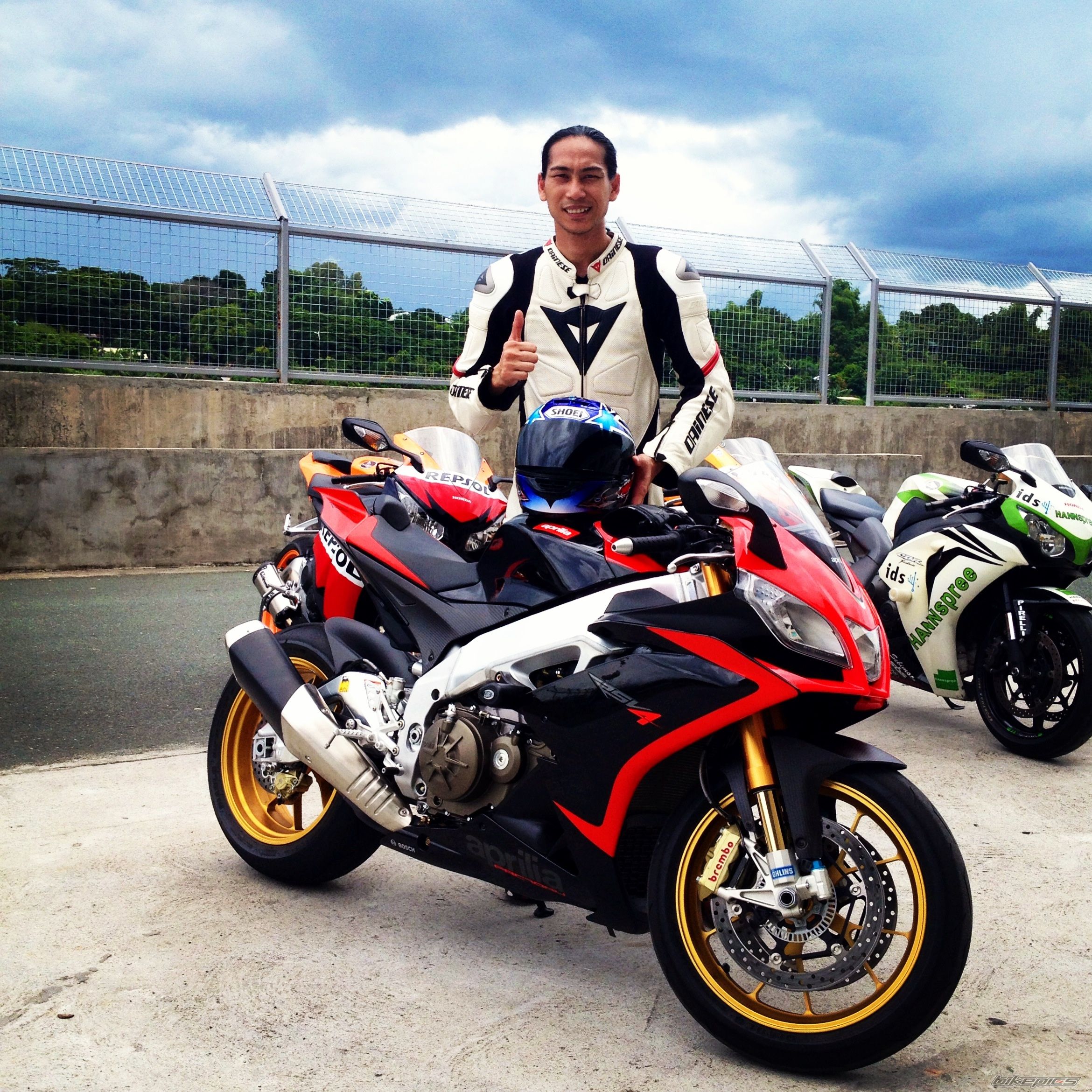 2013 APRILIA RSV4 FACTORY APRC | Picture 2582931 motorcycle photo