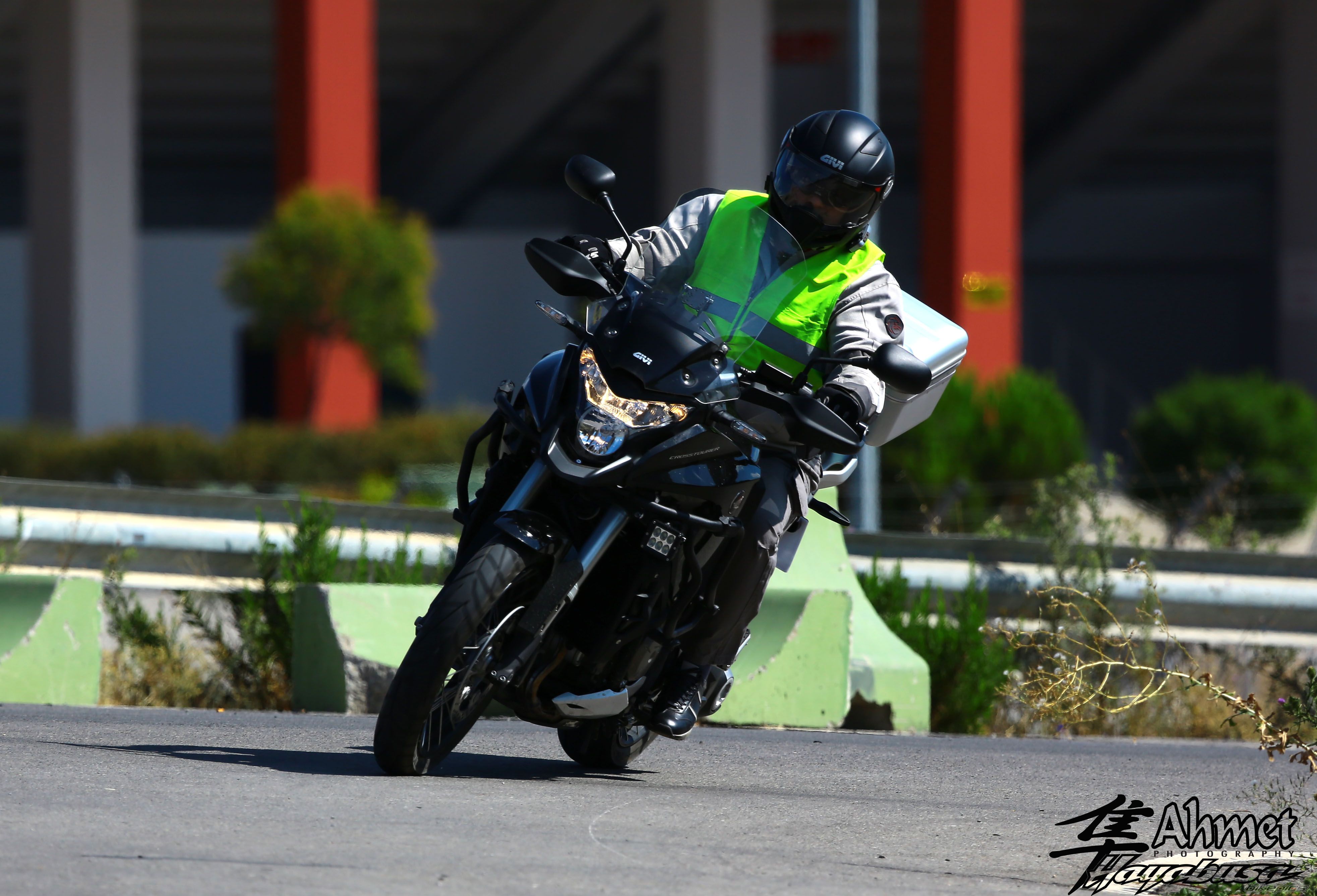 2013 HONDA VFR 1200X CROSSTOURER | Picture 2584298 motorcycle photo
