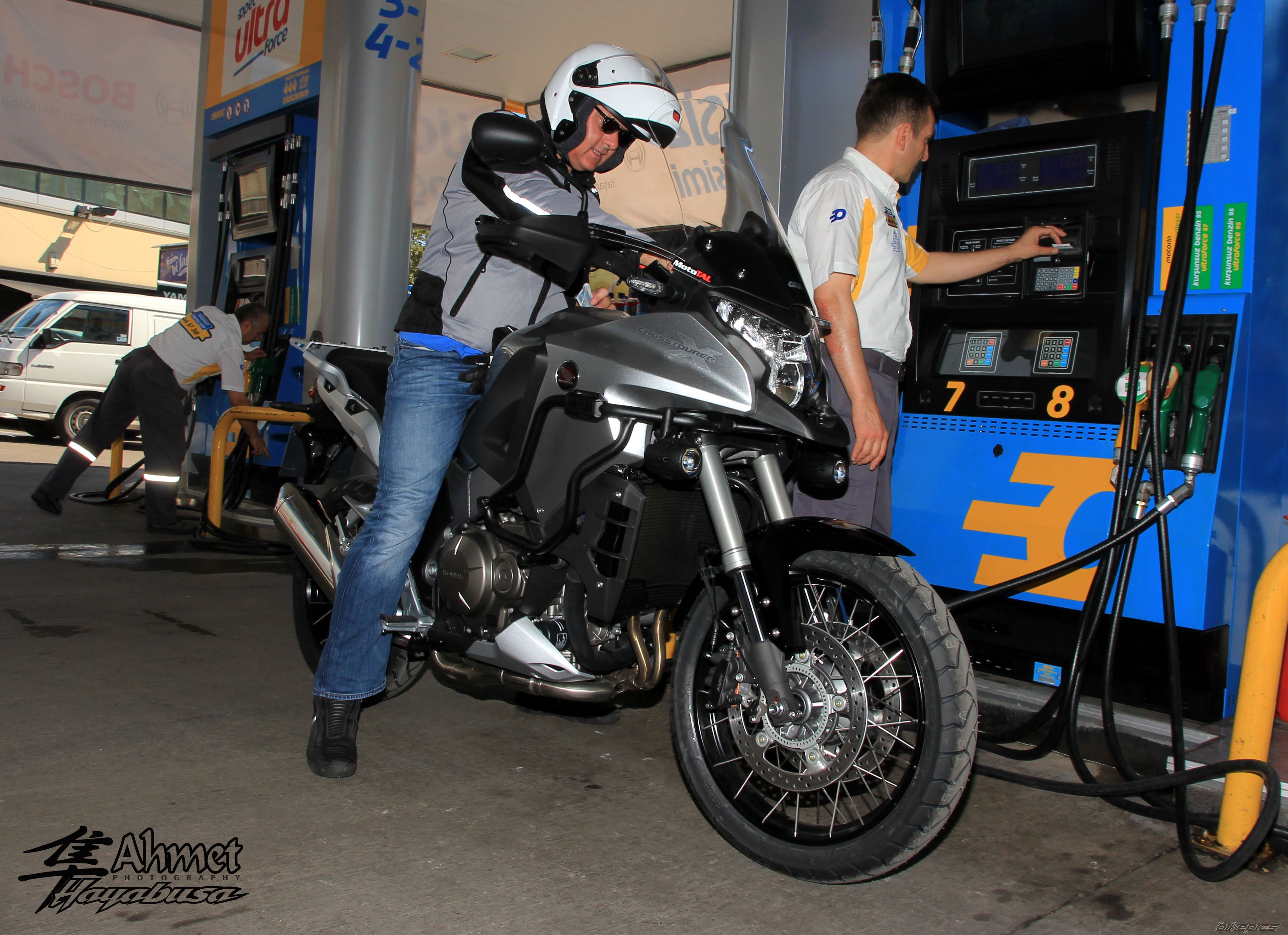 2013 HONDA VFR 1200X CROSSTOURER | Picture 2584305 motorcycle photo