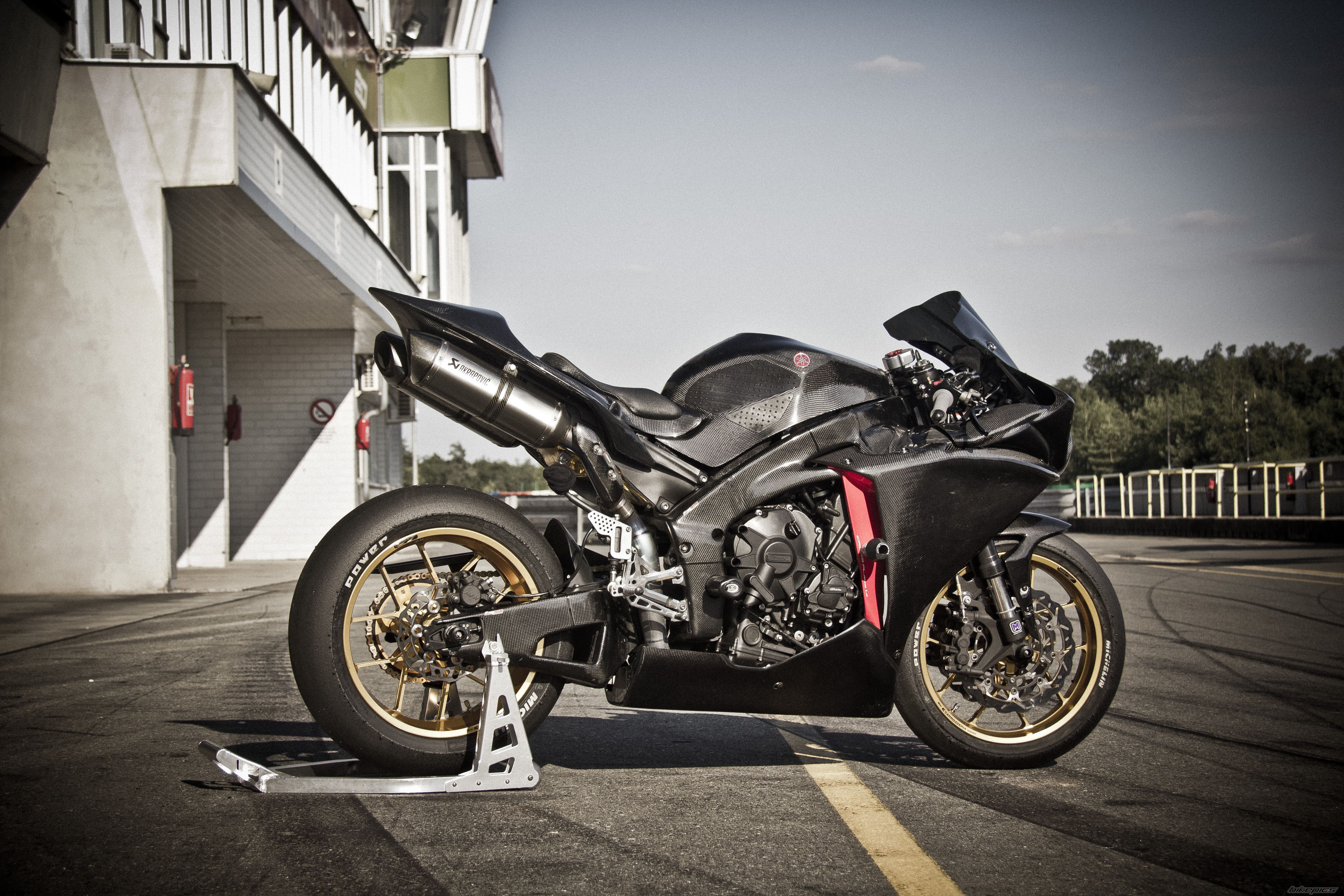 2009 YAMAHA YZF R1 | Picture 2584903 motorcycle photo