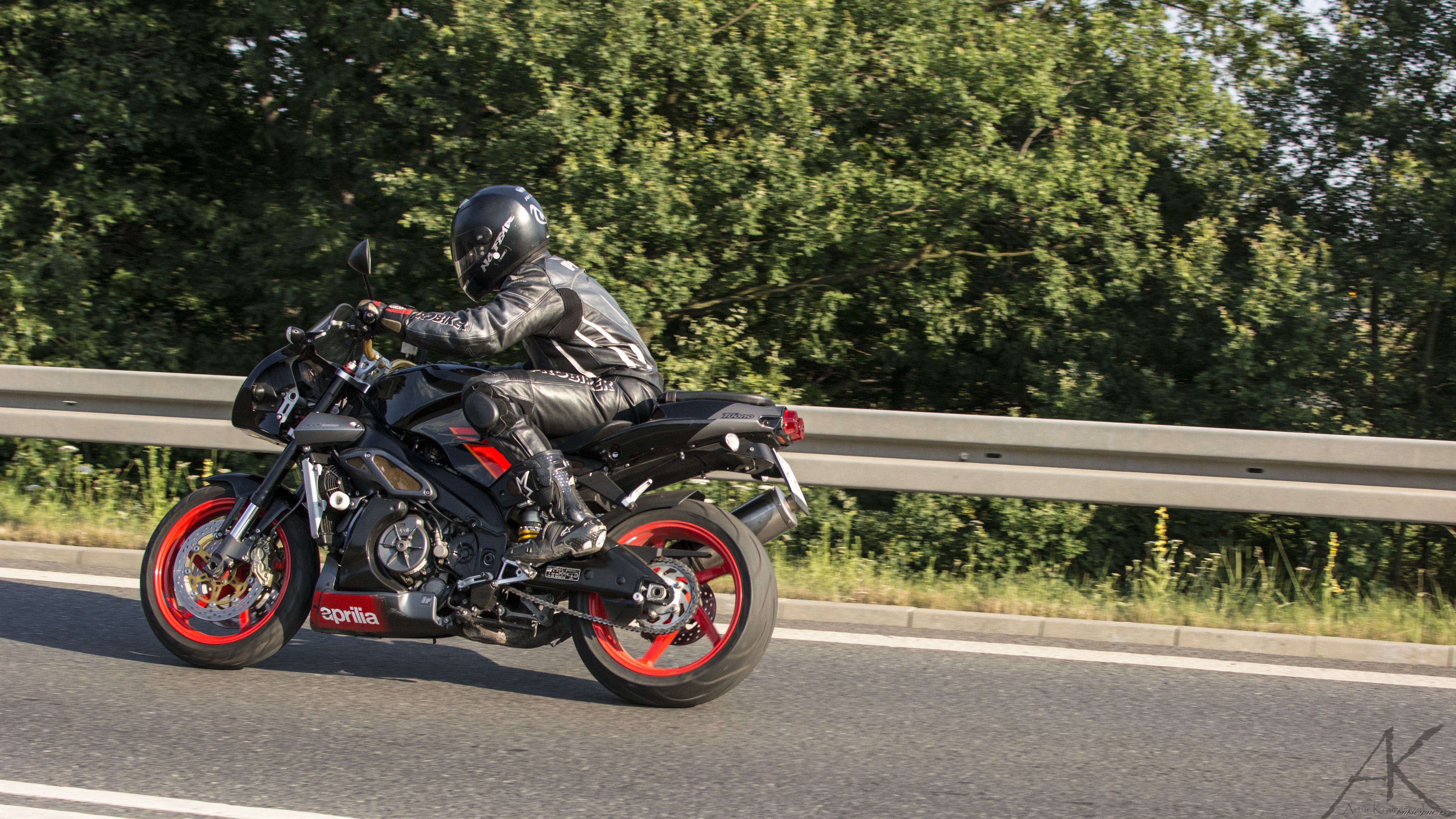2005 APRILIA RSV MILLE TUONO | Picture 2587816 motorcycle photo