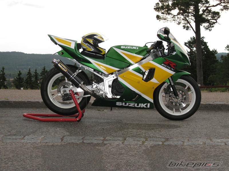 1987 SUZUKI GSX R 400 | Picture 2588077 motorcycle photo