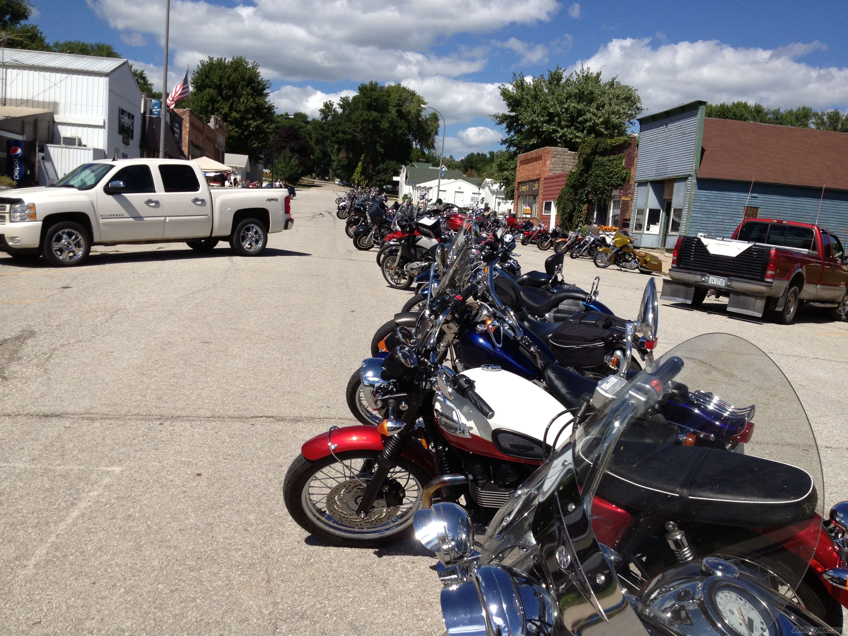 2013 TRIUMPH BONNEVILLE T100 | Picture 2594271 motorcycle photo