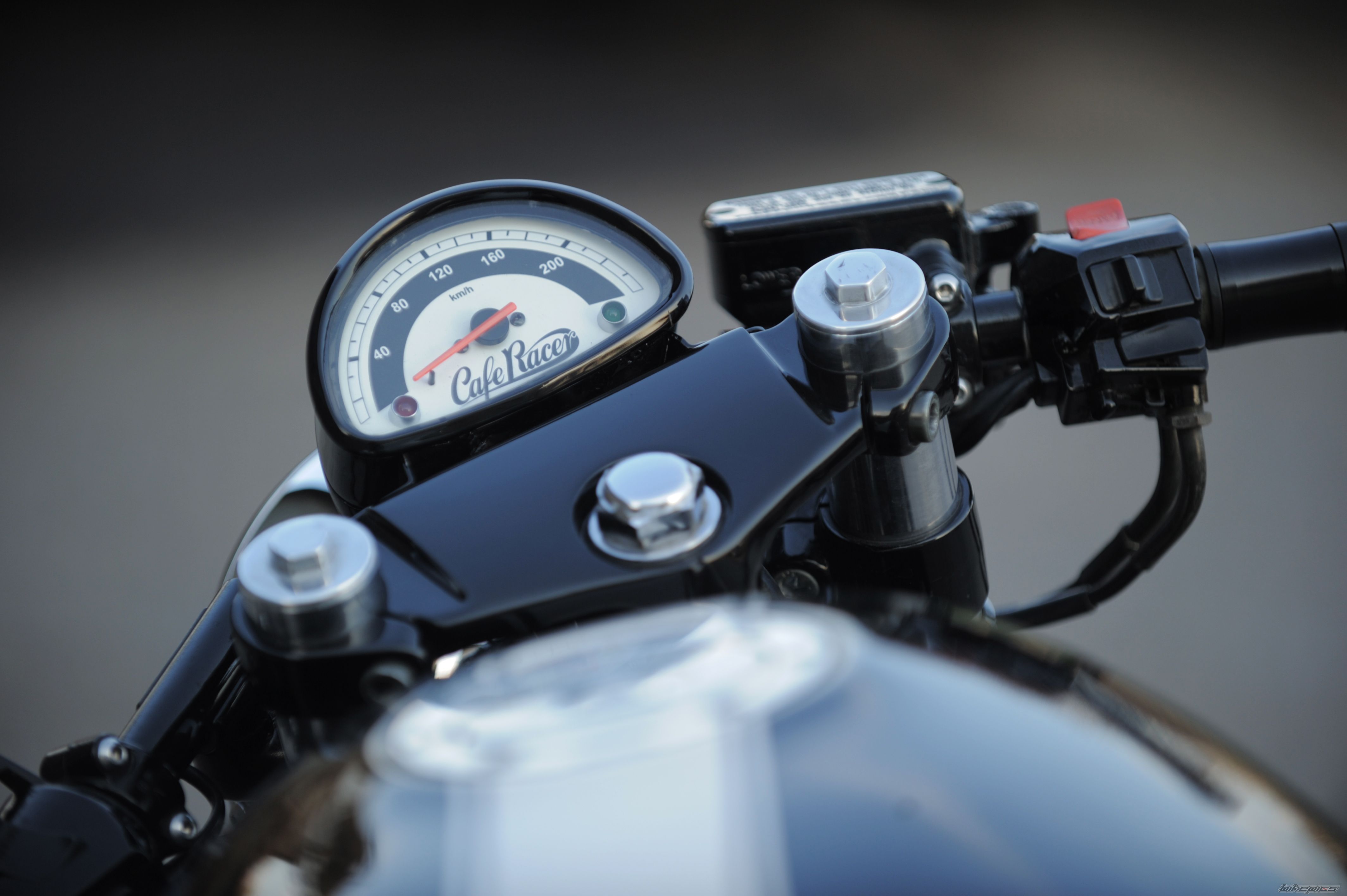 1998 HONDA CB400 SUPERFOUR | Picture 2597502 motorcycle photo