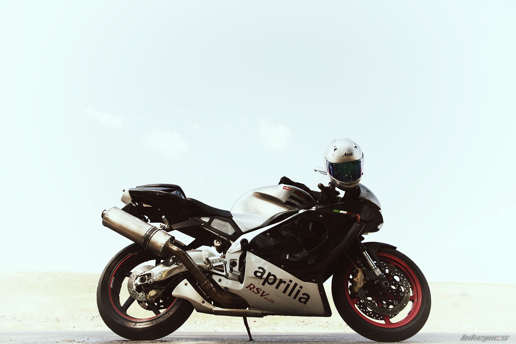 2002 APRILIA RSV 1000 MILLE | Picture 2598899 motorcycle photo