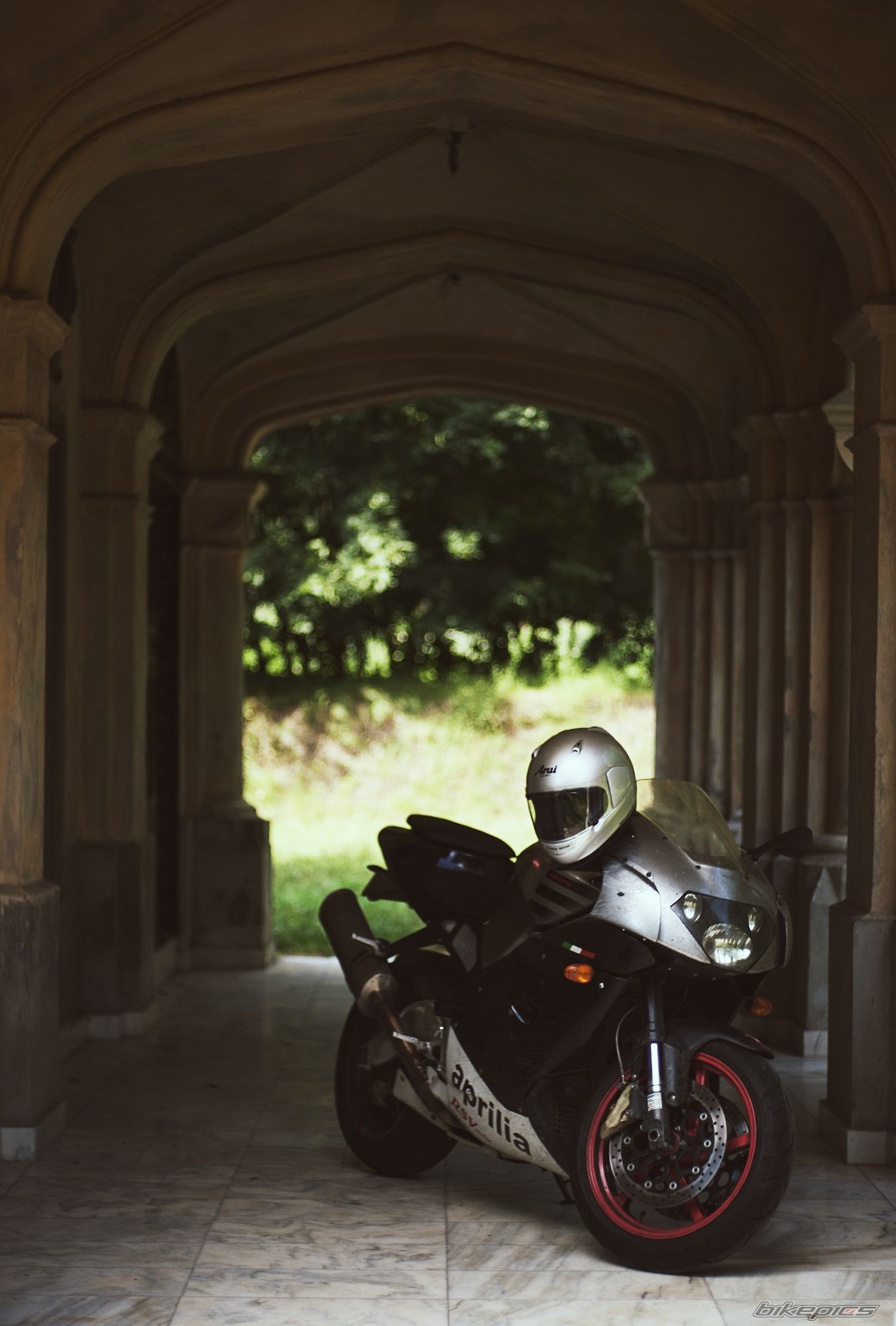 2002 APRILIA RSV 1000 MILLE | Picture 2598900 motorcycle photo