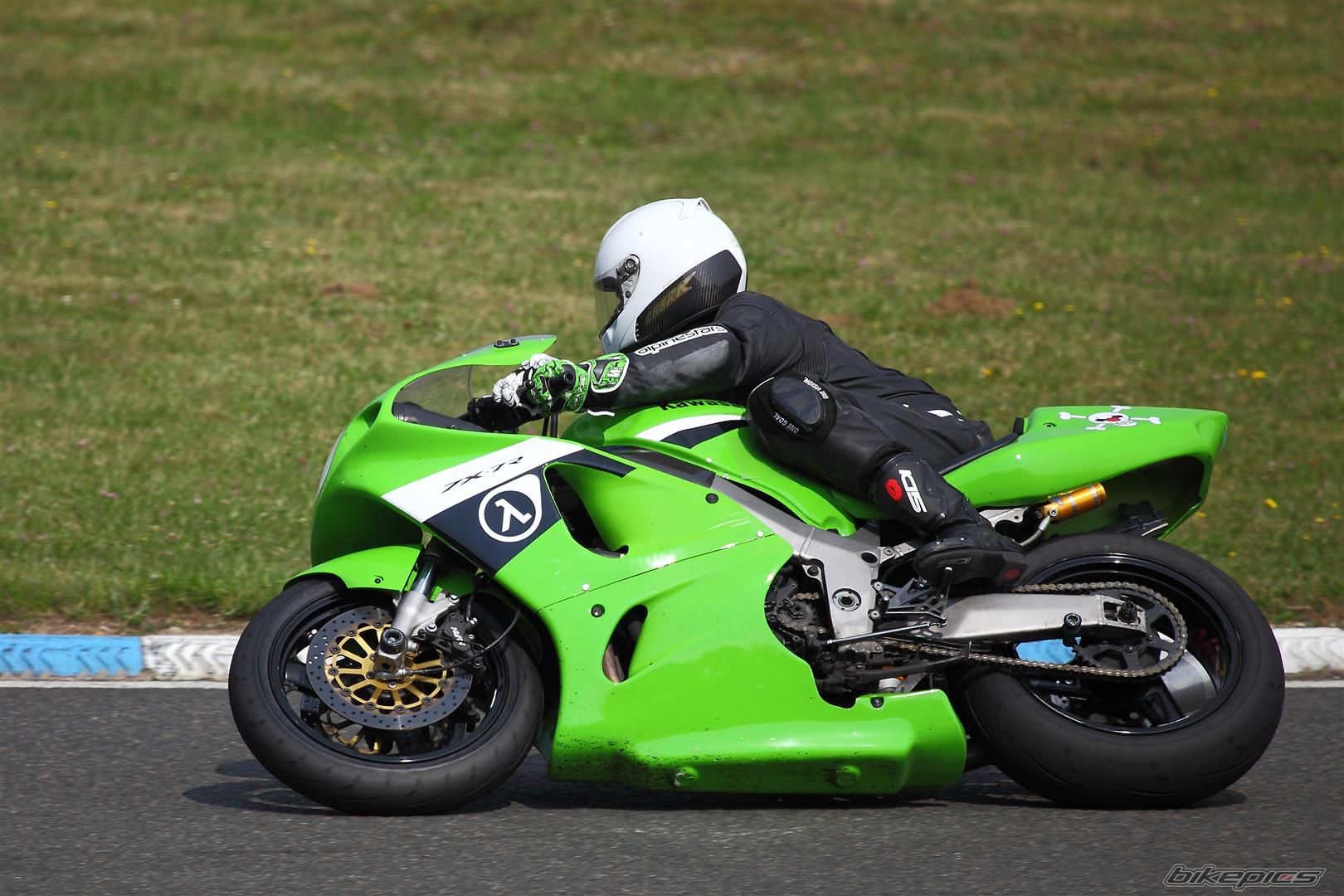 1998 KAWASAKI ZX 7R | Picture 2599142 motorcycle photo