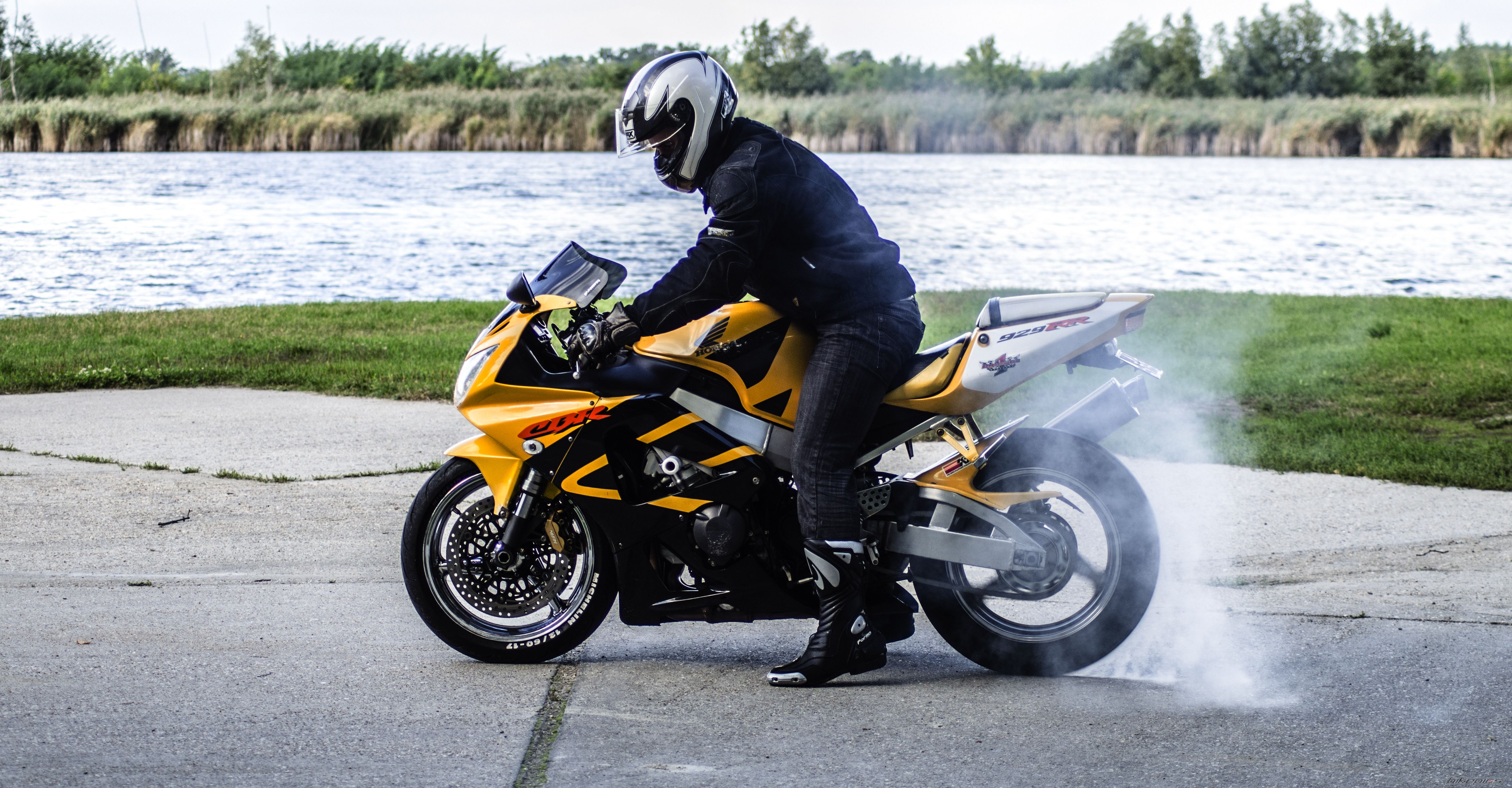 2000 HONDA CBR 929RR FIREBLADE | Picture 2599905 motorcycle photo