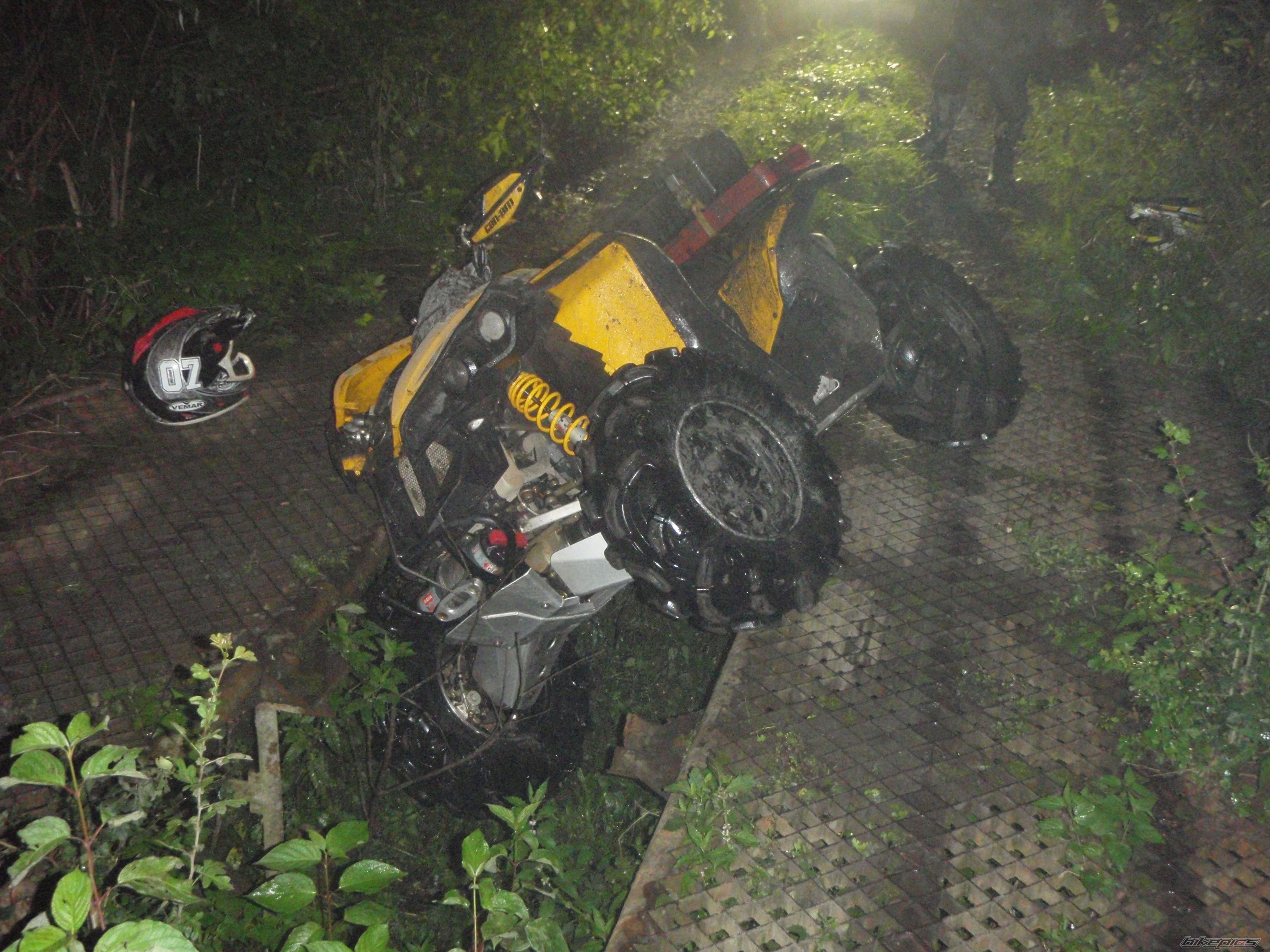 2011 BOMBARDIER OUTLANDER 800 XT | Picture 2601935 motorcycle photo