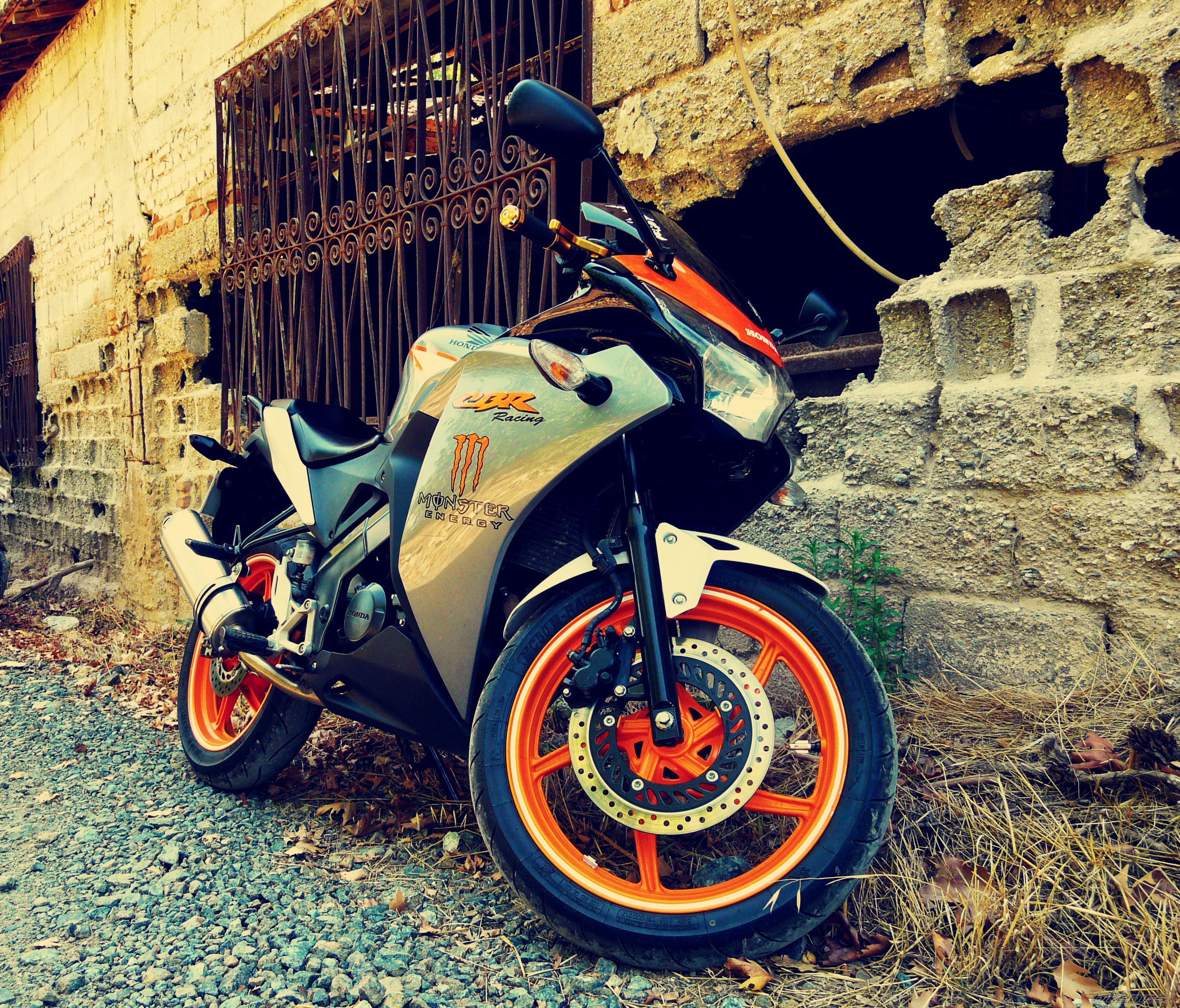 2011 HONDA CBR 125 | Picture 2602173 motorcycle photo