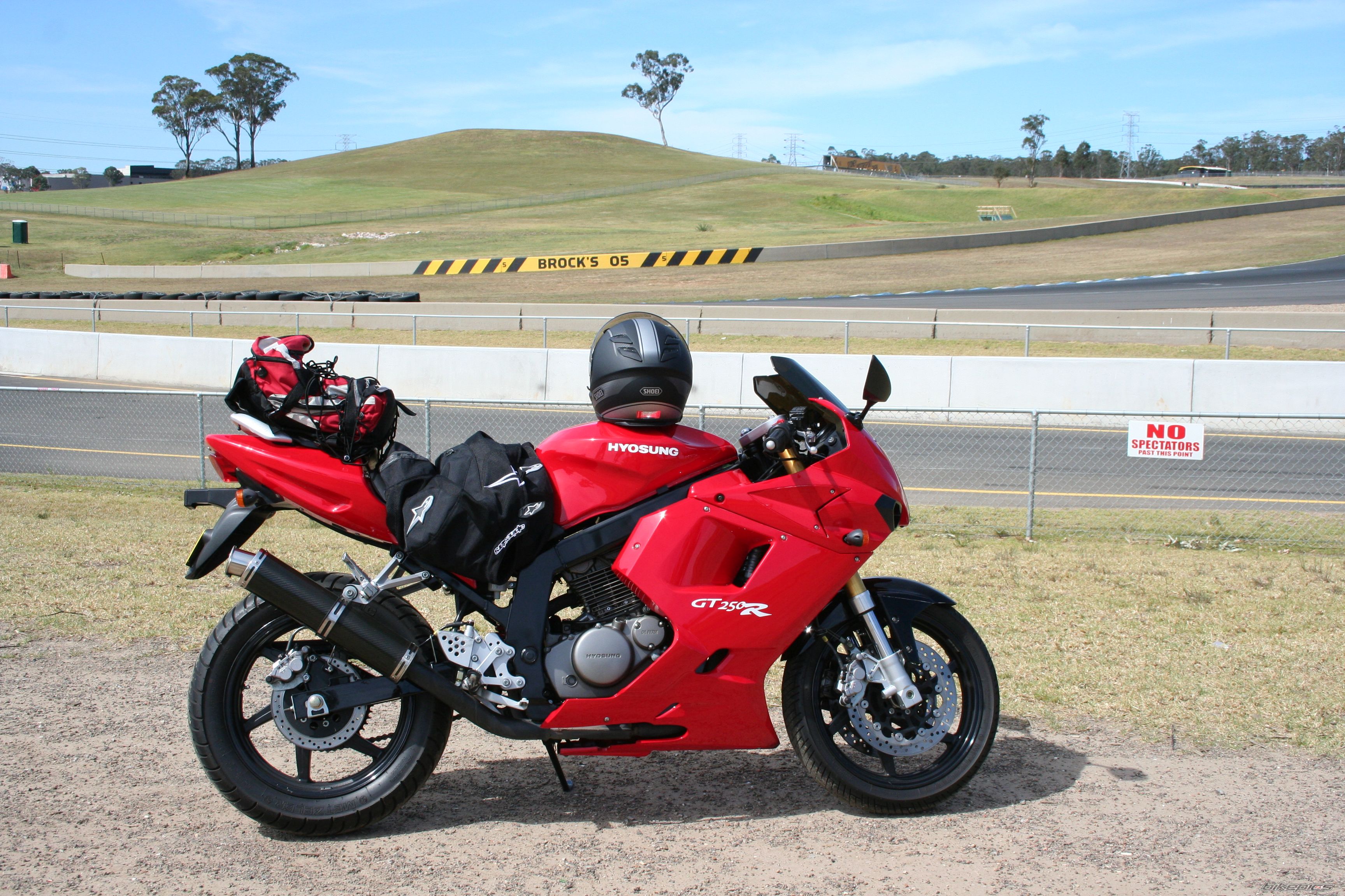 2006 HYOSUNG GT 250 R COMET | Picture 2604003 motorcycle photo