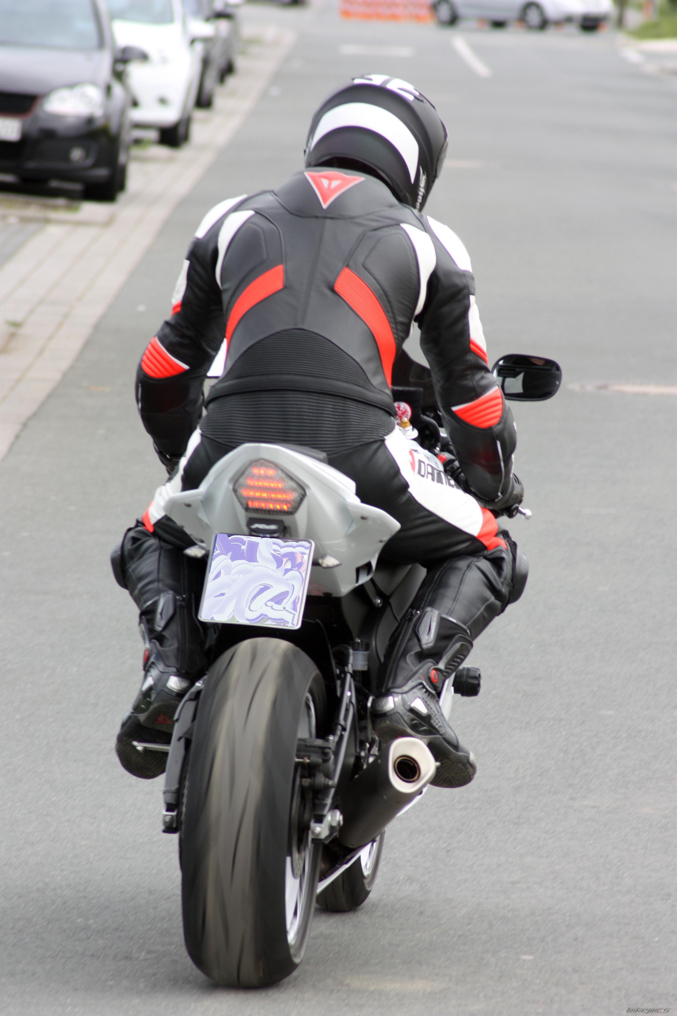 2010 YAMAHA YZF R6 | Picture 2610539 motorcycle photo