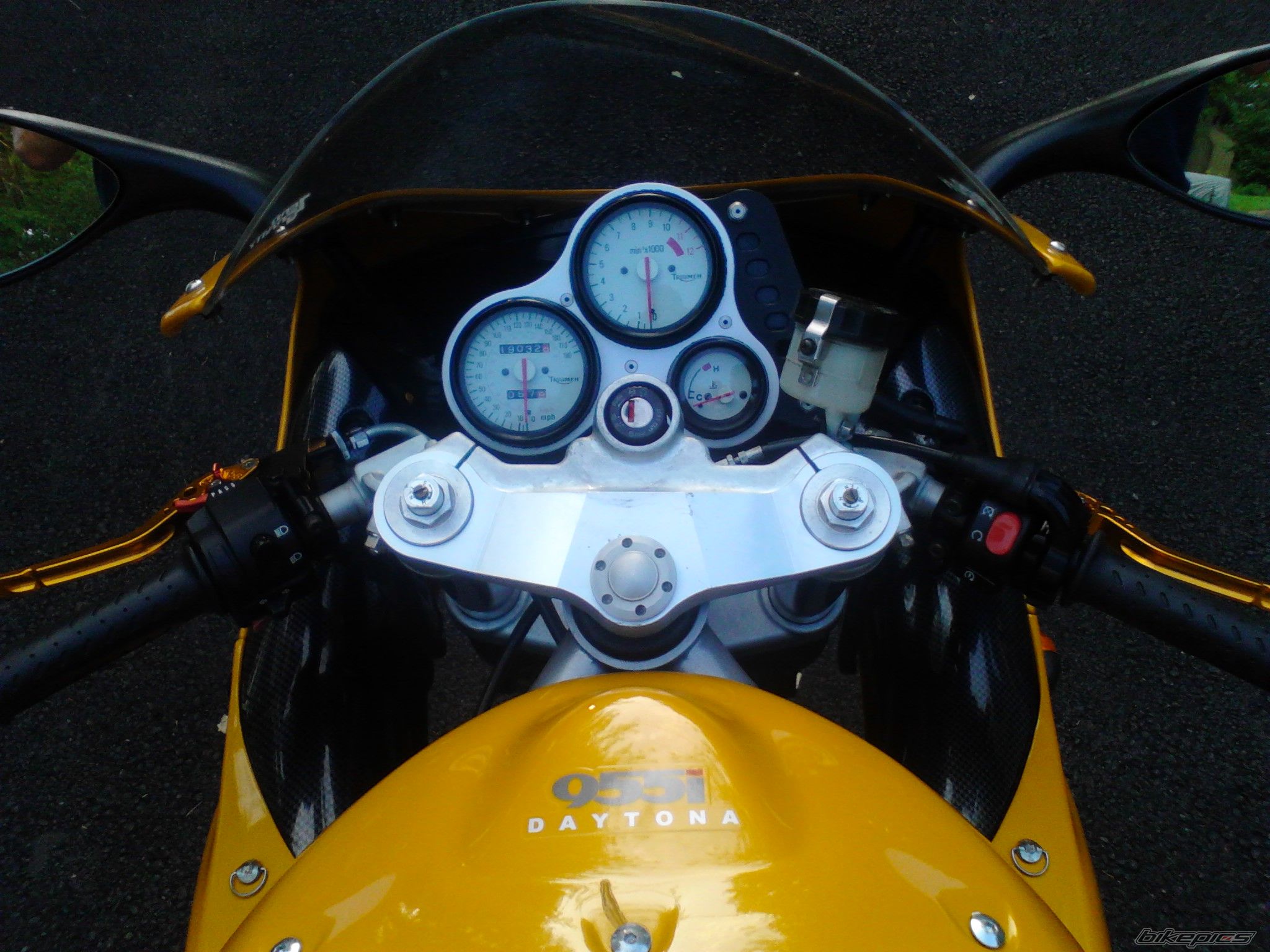 2001 TRIUMPH DAYTONA 955I | Picture 2610578 motorcycle photo