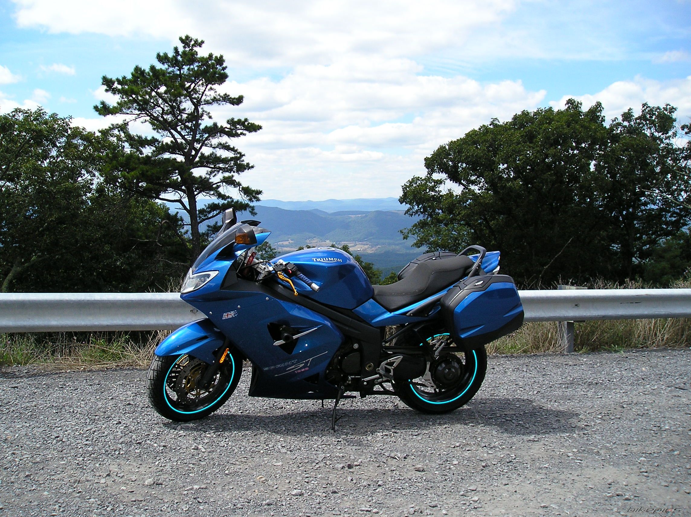 2005 TRIUMPH SPRINT ST | Picture 2610589 motorcycle photo