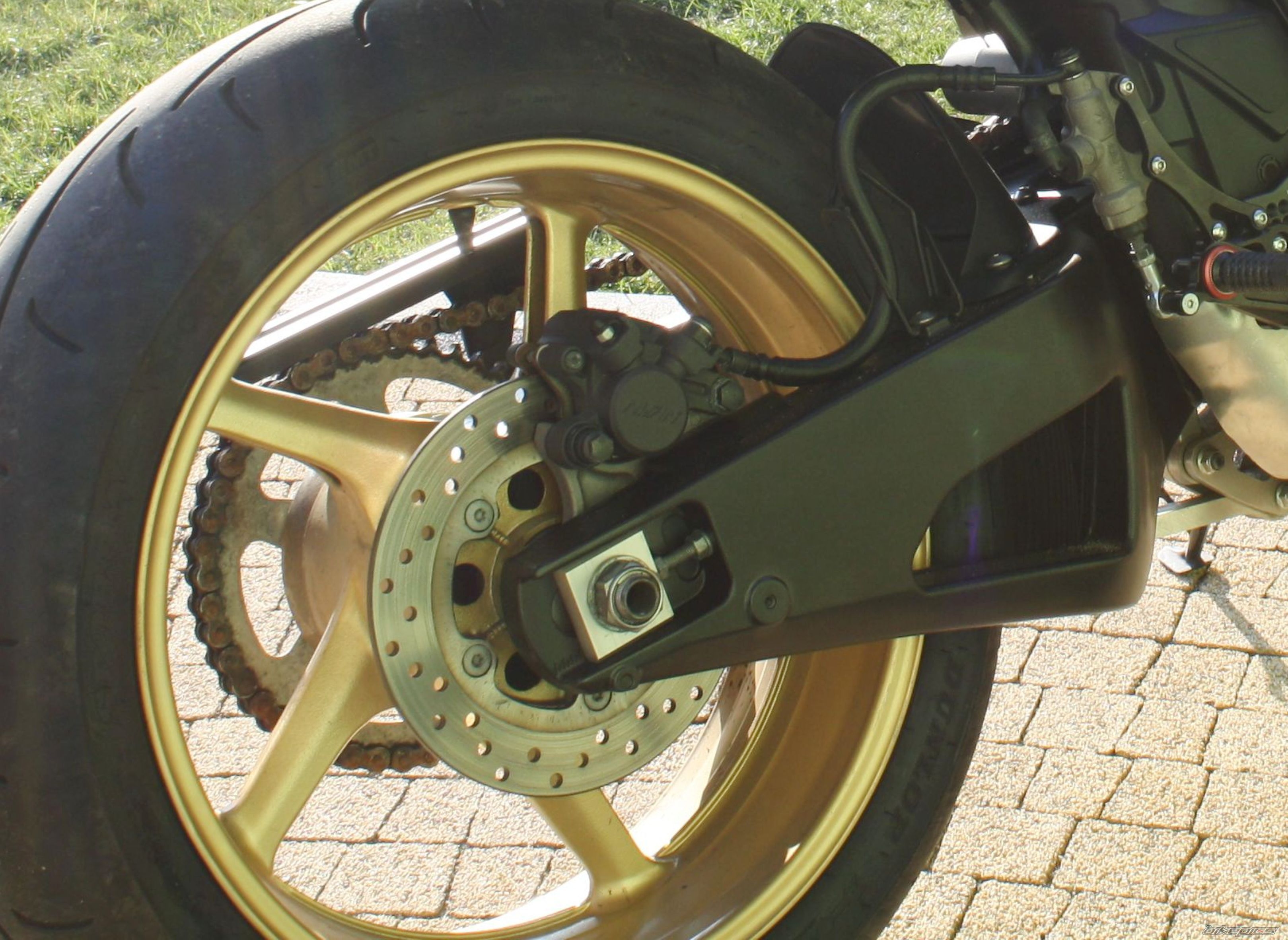 2014 YAMAHA YZF R1 | Picture 2612822 motorcycle photo
