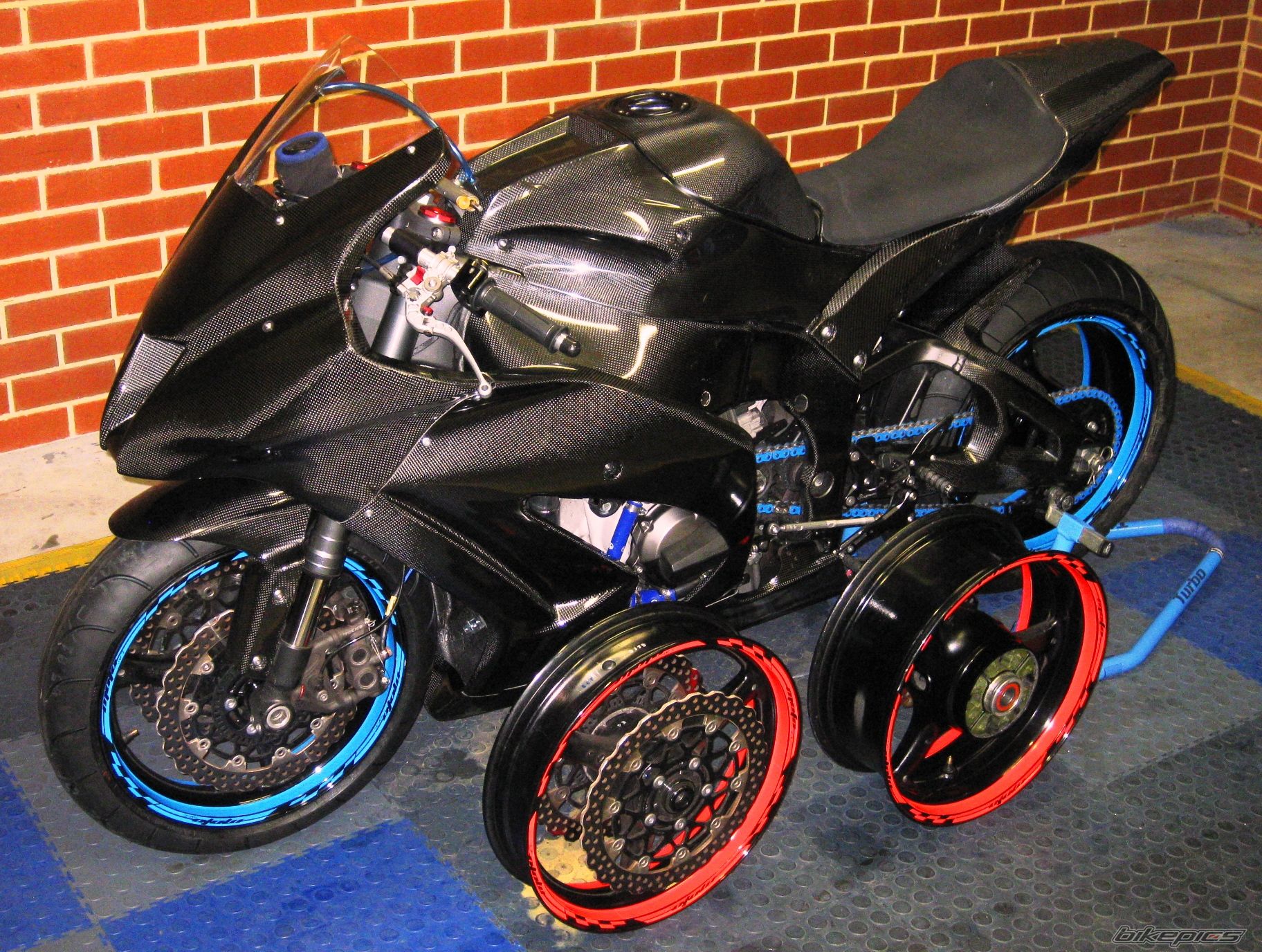 2011 KAWASAKI ZX 10R | Picture 2613412 motorcycle photo