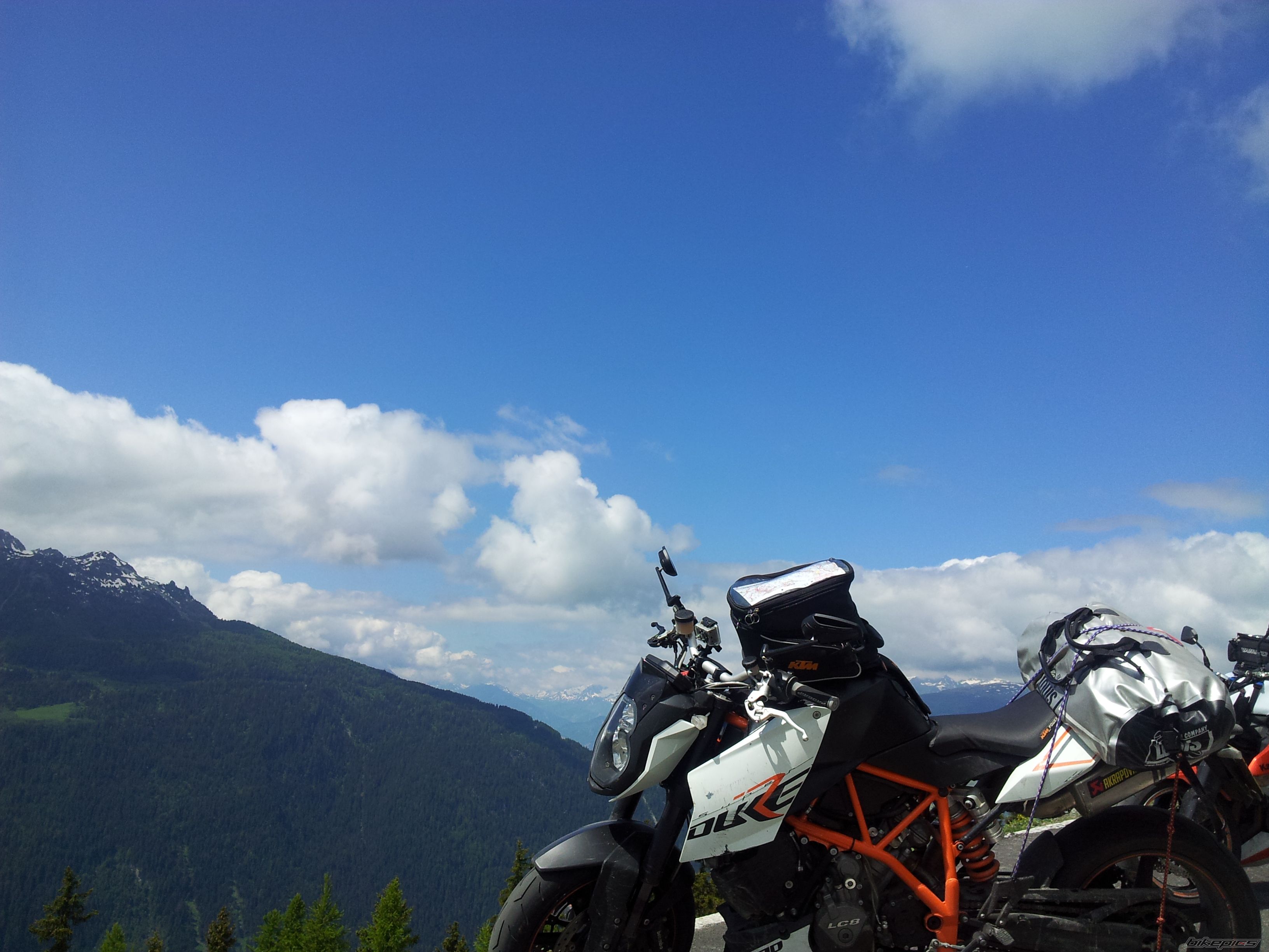 2010 KTM 990 SUPERDUKE | Picture 2615390 motorcycle photo