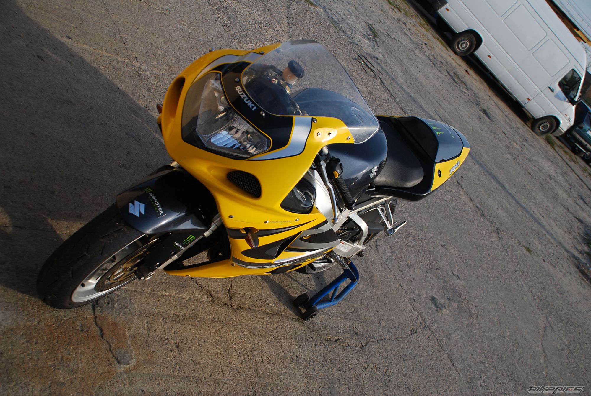 2000 SUZUKI GSX R 750 | Picture 2615487 motorcycle photo