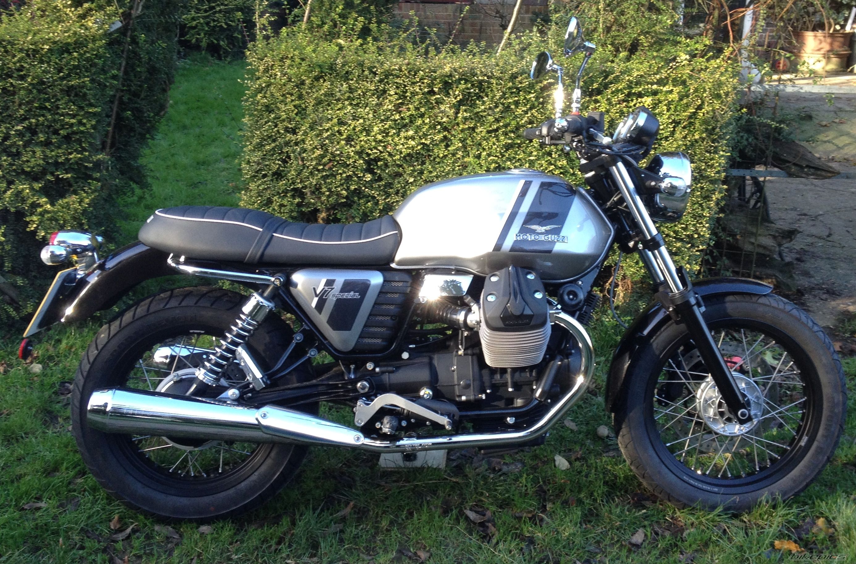 2013 MOTO GUZZI V7 | Picture 2616018 motorcycle photo
