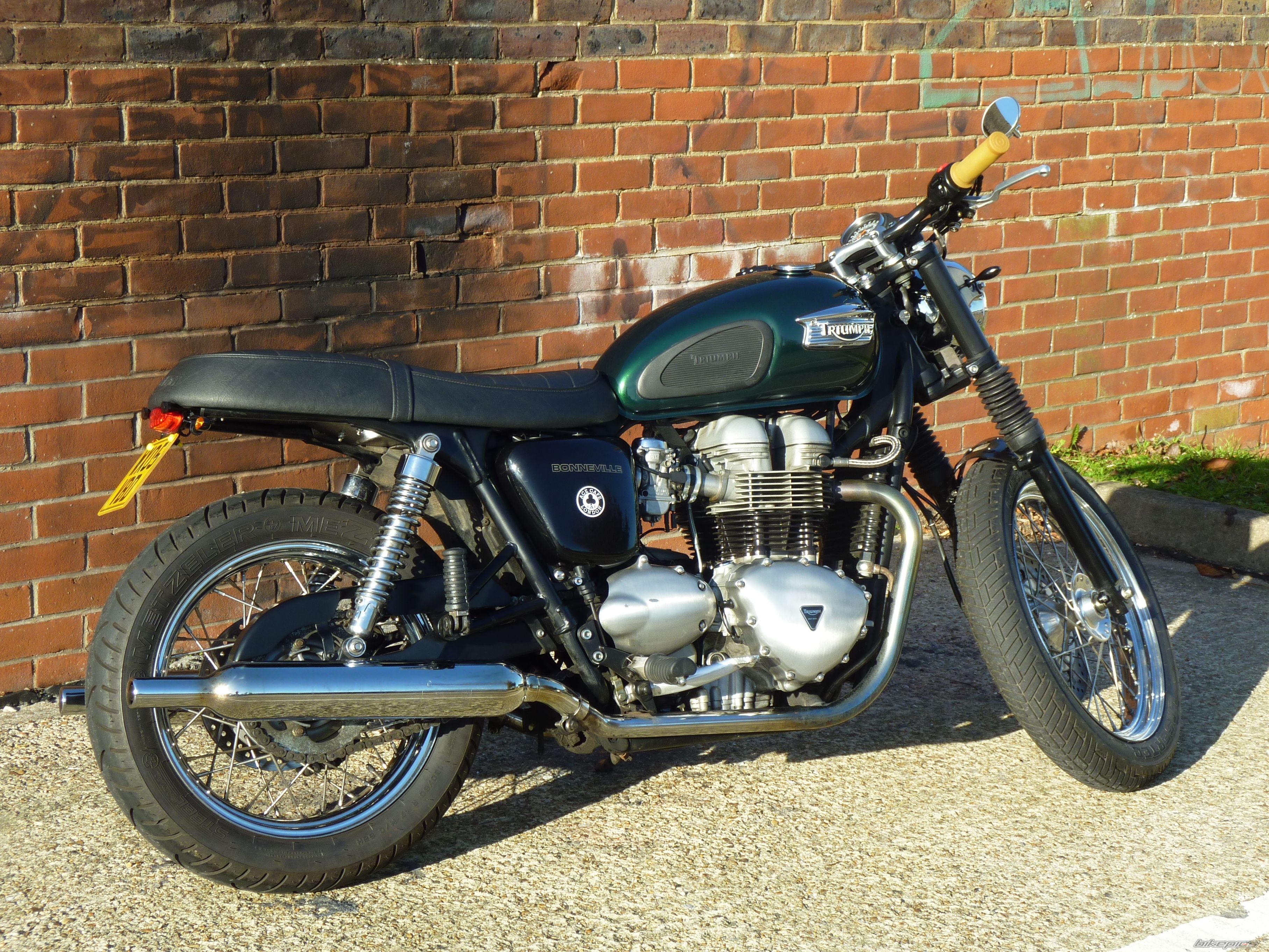 2005 TRIUMPH BONNEVILLE | Picture 2616305 motorcycle photo