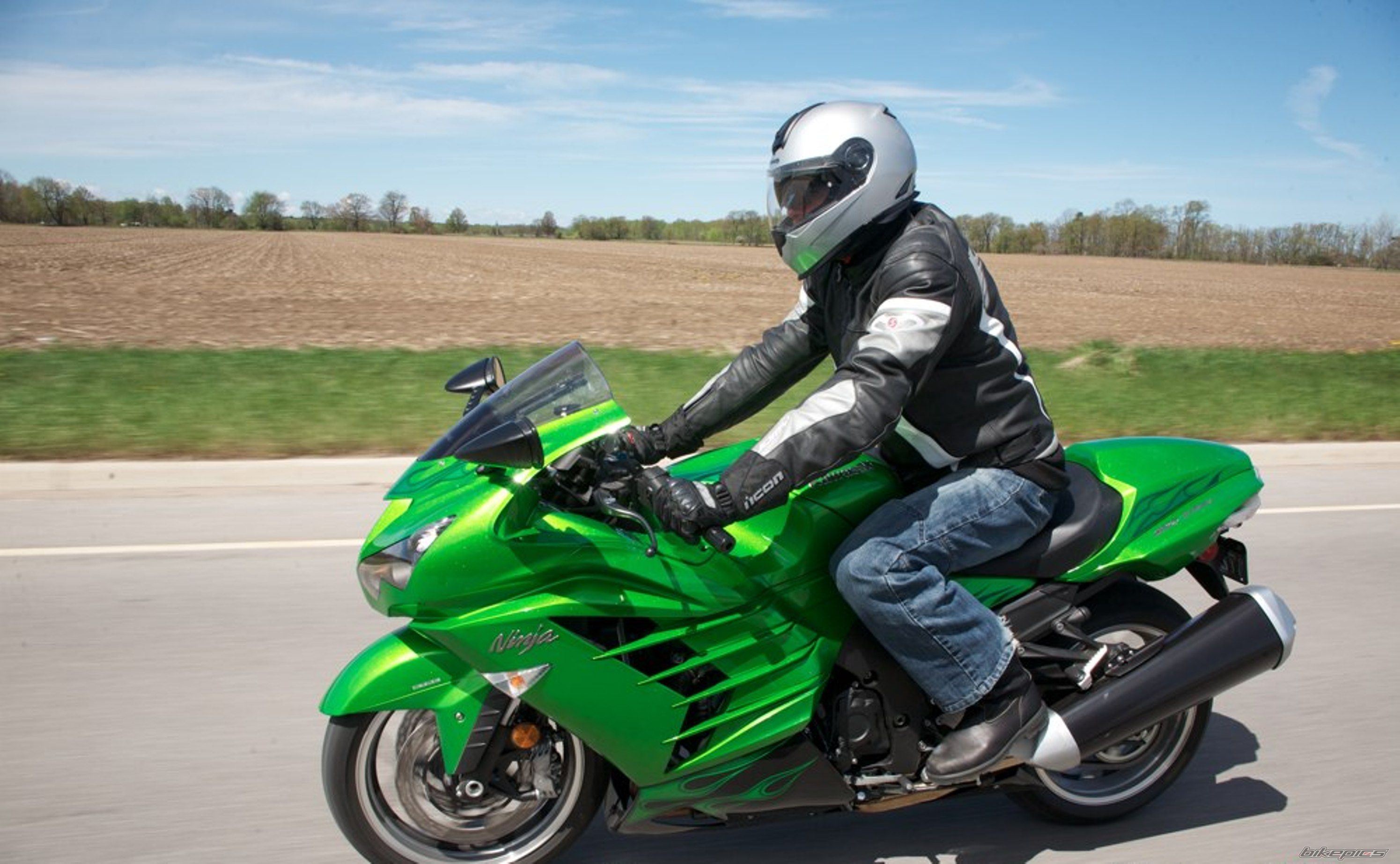 2014 KAWASAKI ZX14R | Picture 2617030 motorcycle photo