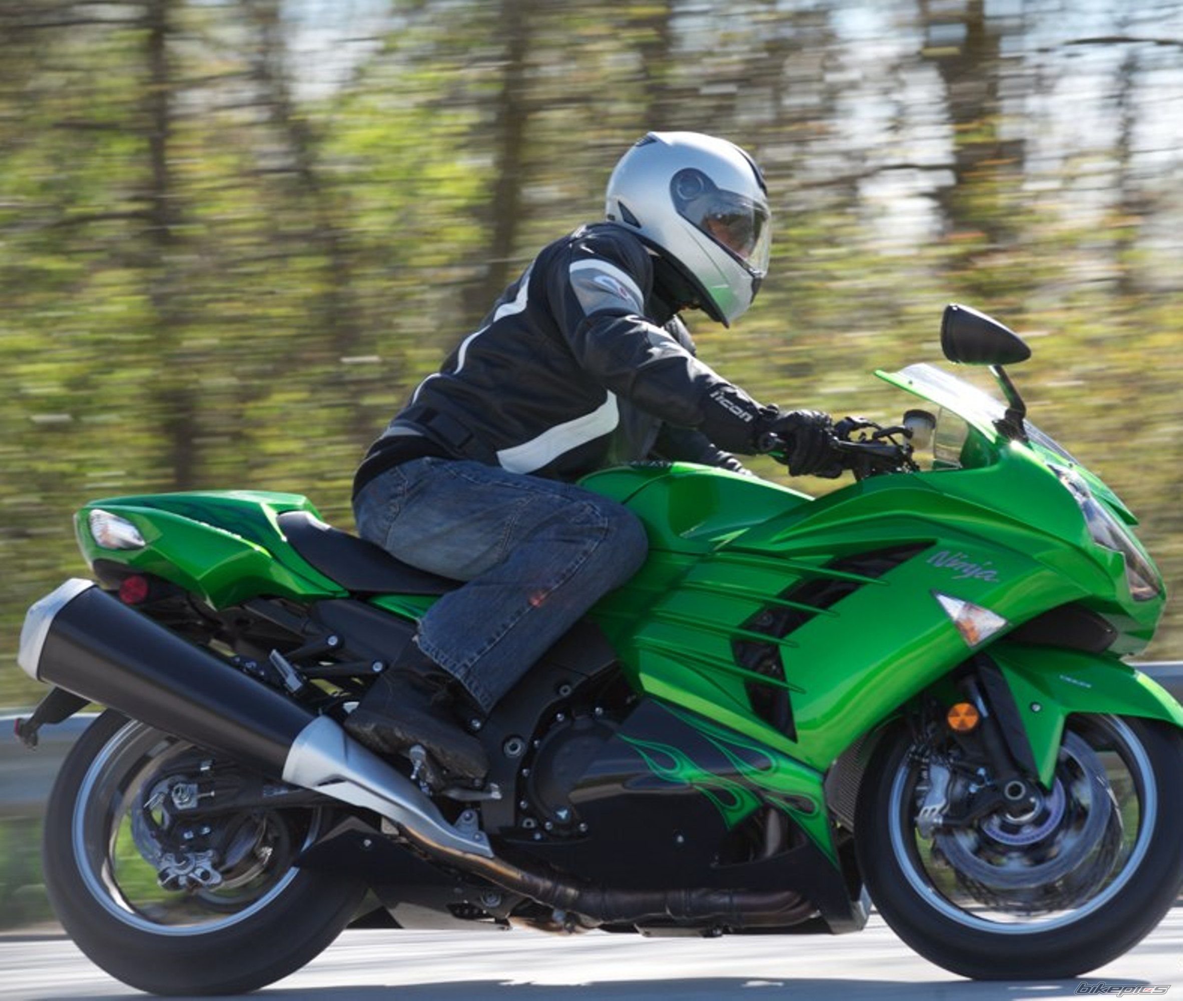 2014 KAWASAKI ZX14R | Picture 2617032 motorcycle photo