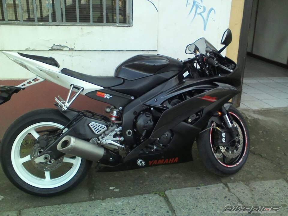 2010 YAMAHA YZF R6 | Picture 2618023 motorcycle photo