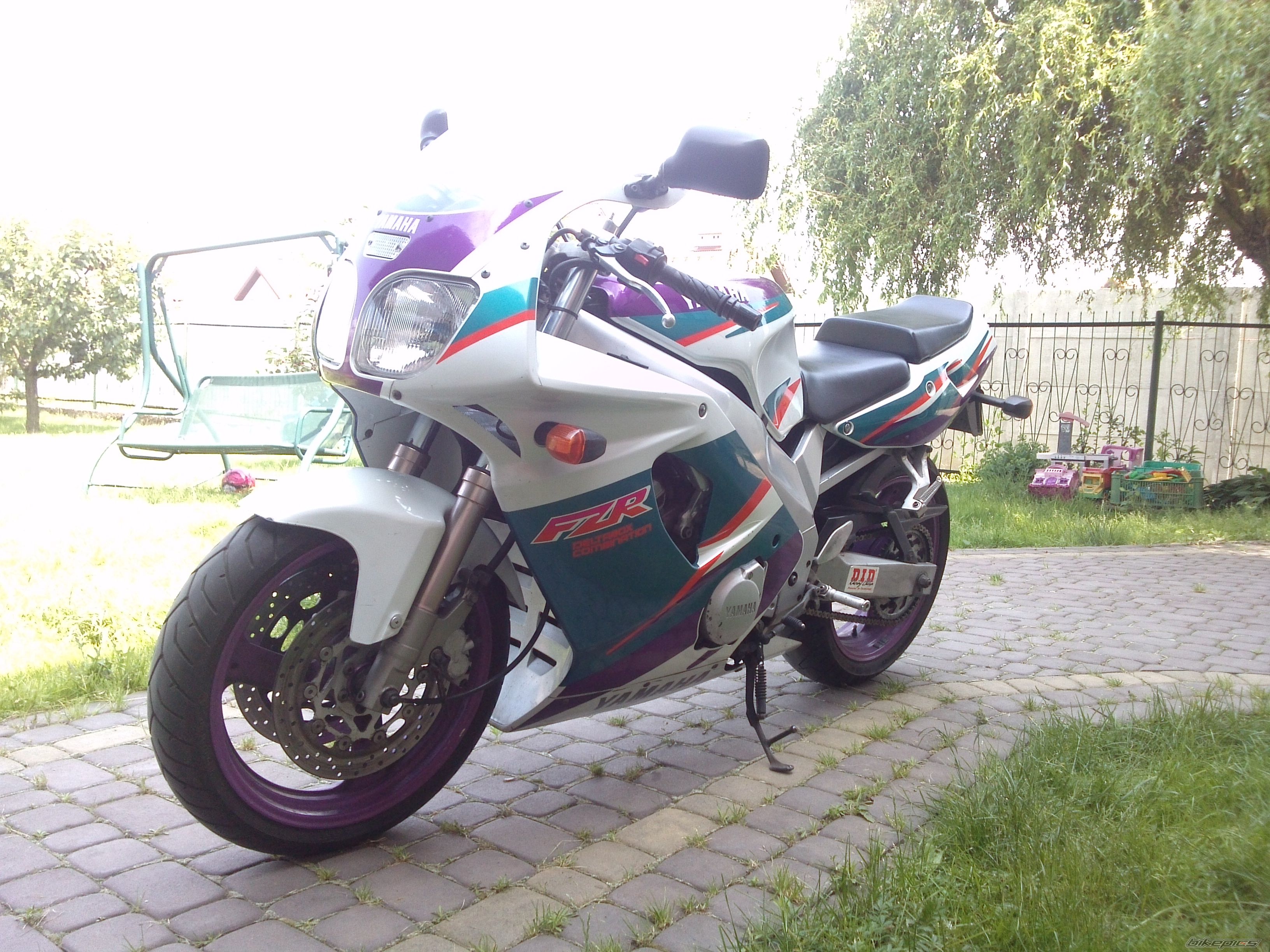 1994 YAMAHA FZR 600 R | Picture 2623311 motorcycle photo