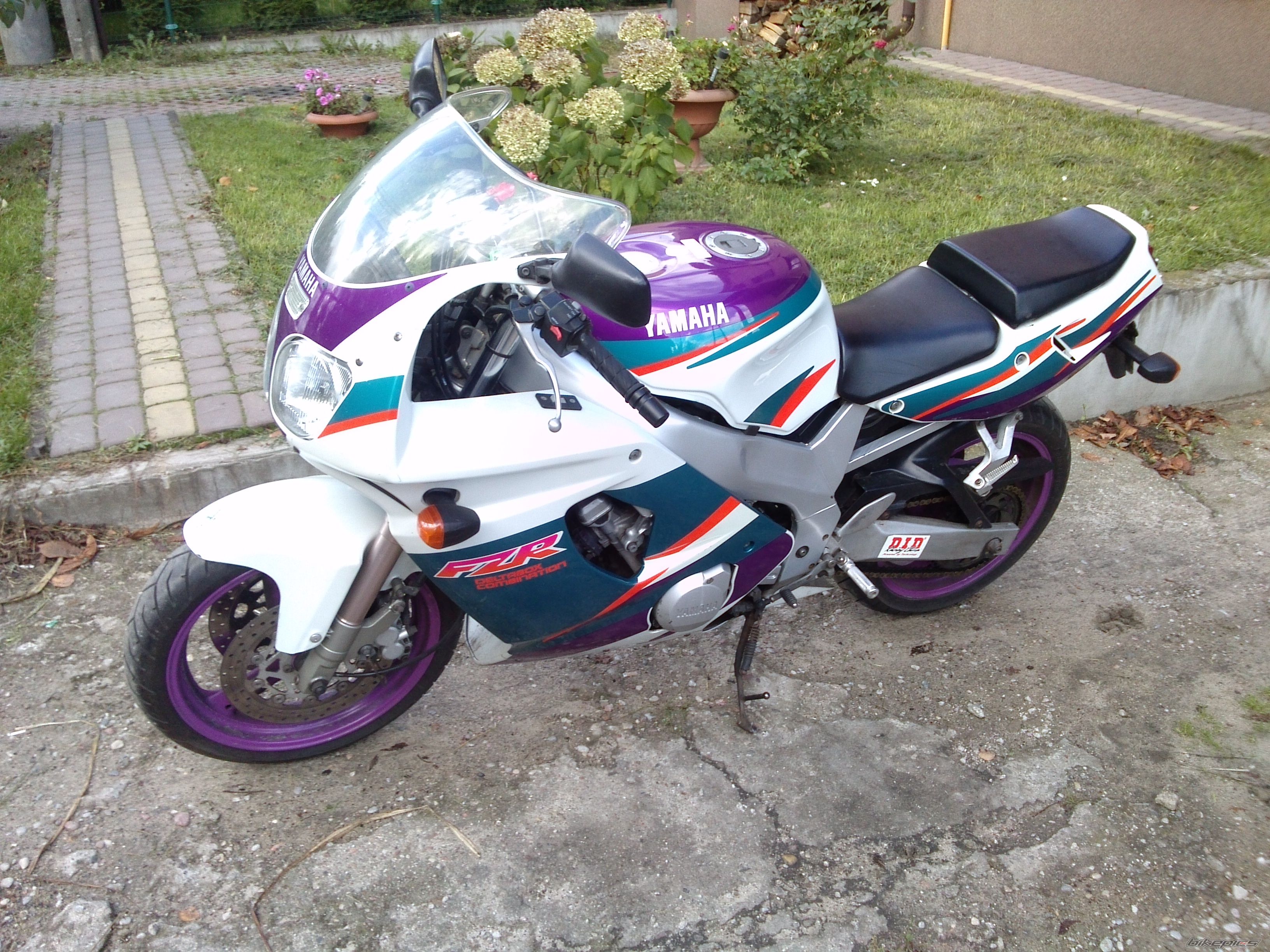 1994 YAMAHA FZR 600 R | Picture 2623312 motorcycle photo