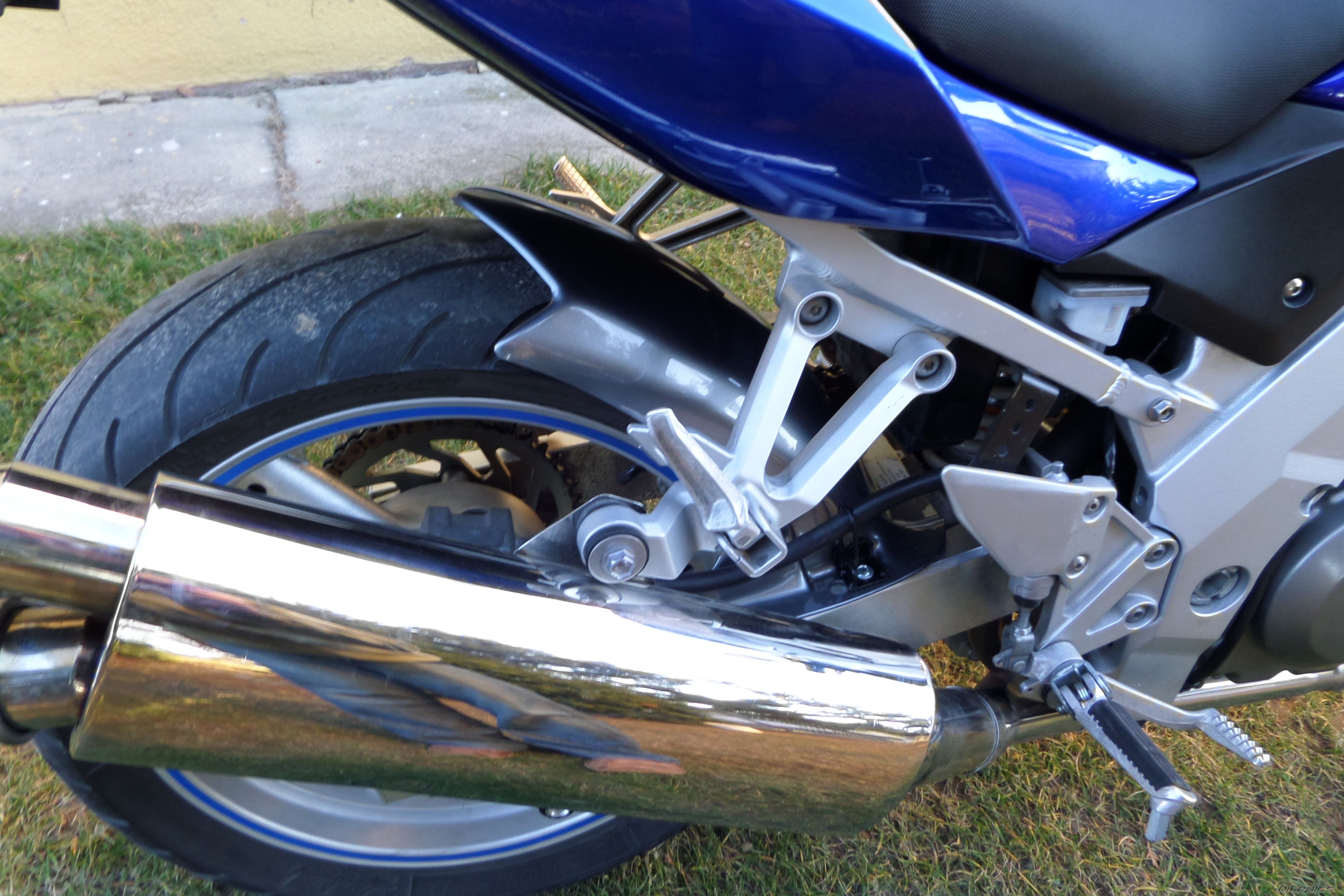 2004 SUZUKI SV 650S | Picture 2627431 motorcycle photo