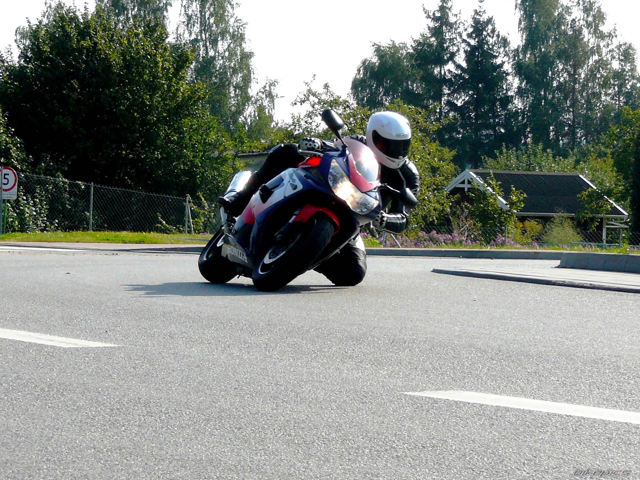 2001 HONDA CBR 929RR FIREBLADE | Picture 2631967 motorcycle photo