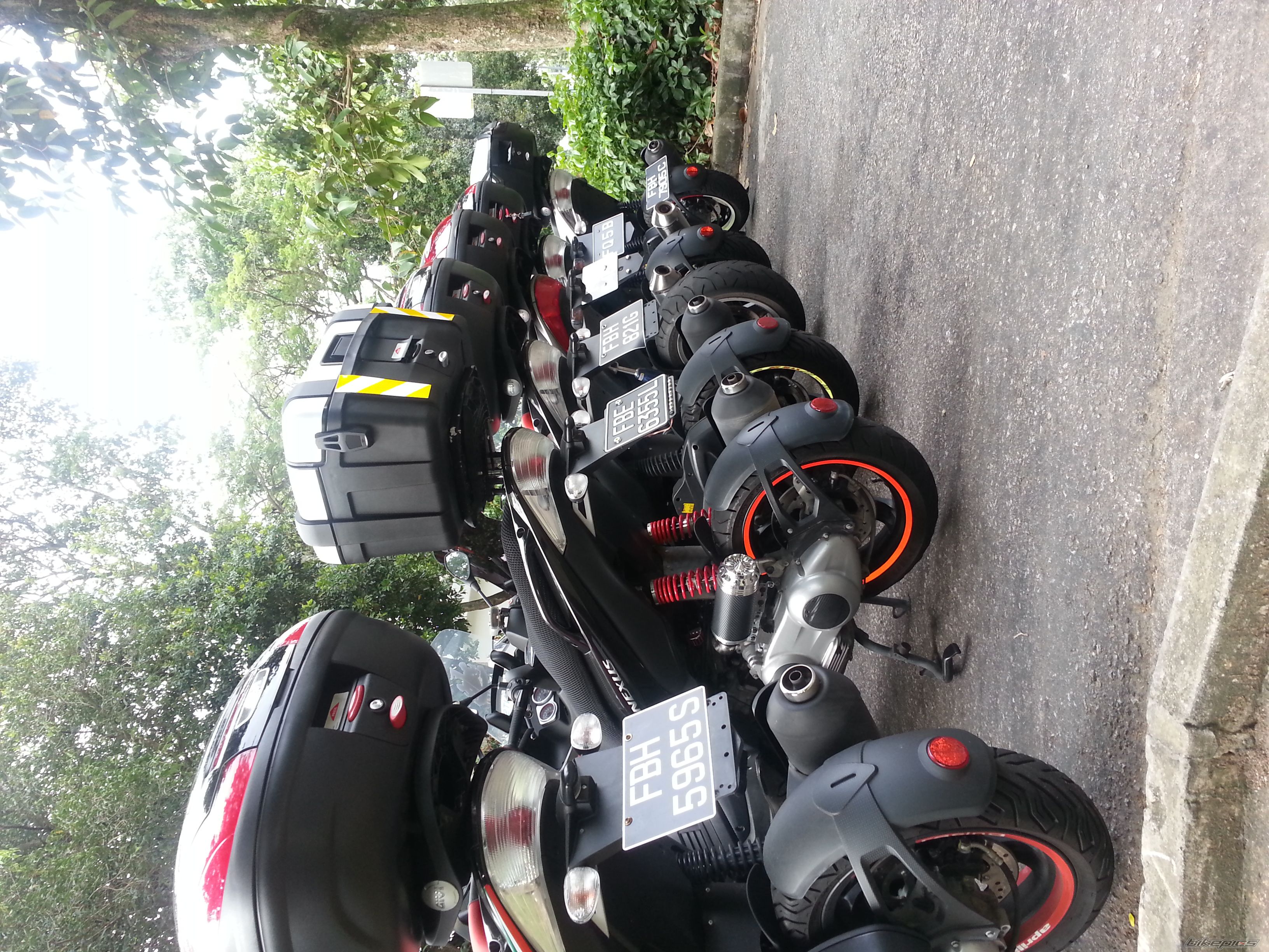 2013 APRILIA SR MAX 300 | Picture 2634311 motorcycle photo