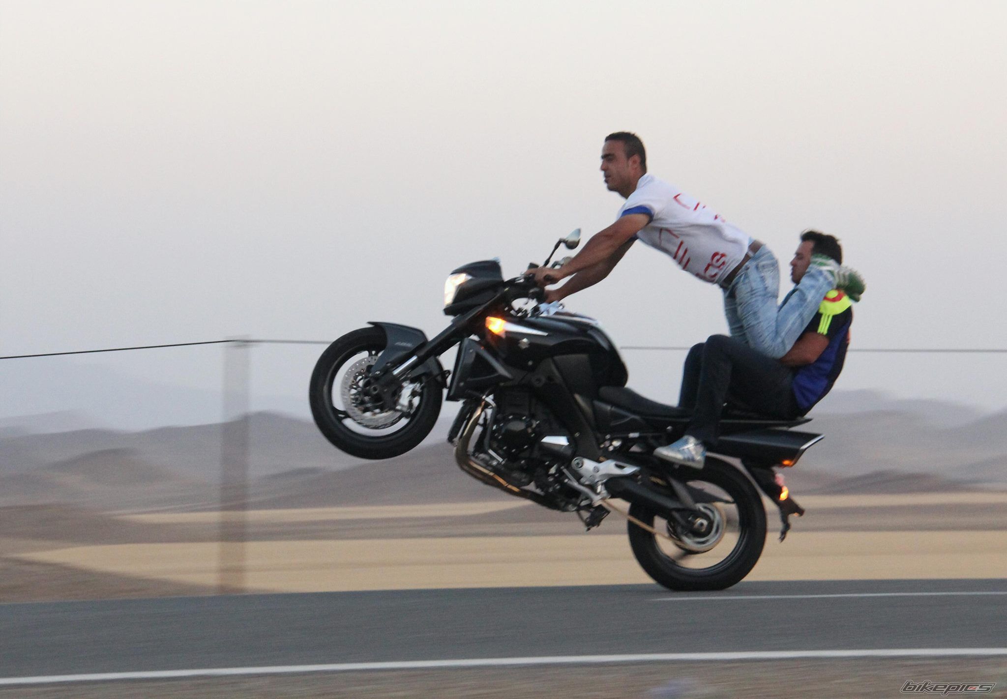 2010 SUZUKI B KING | Picture 2640596 motorcycle photo