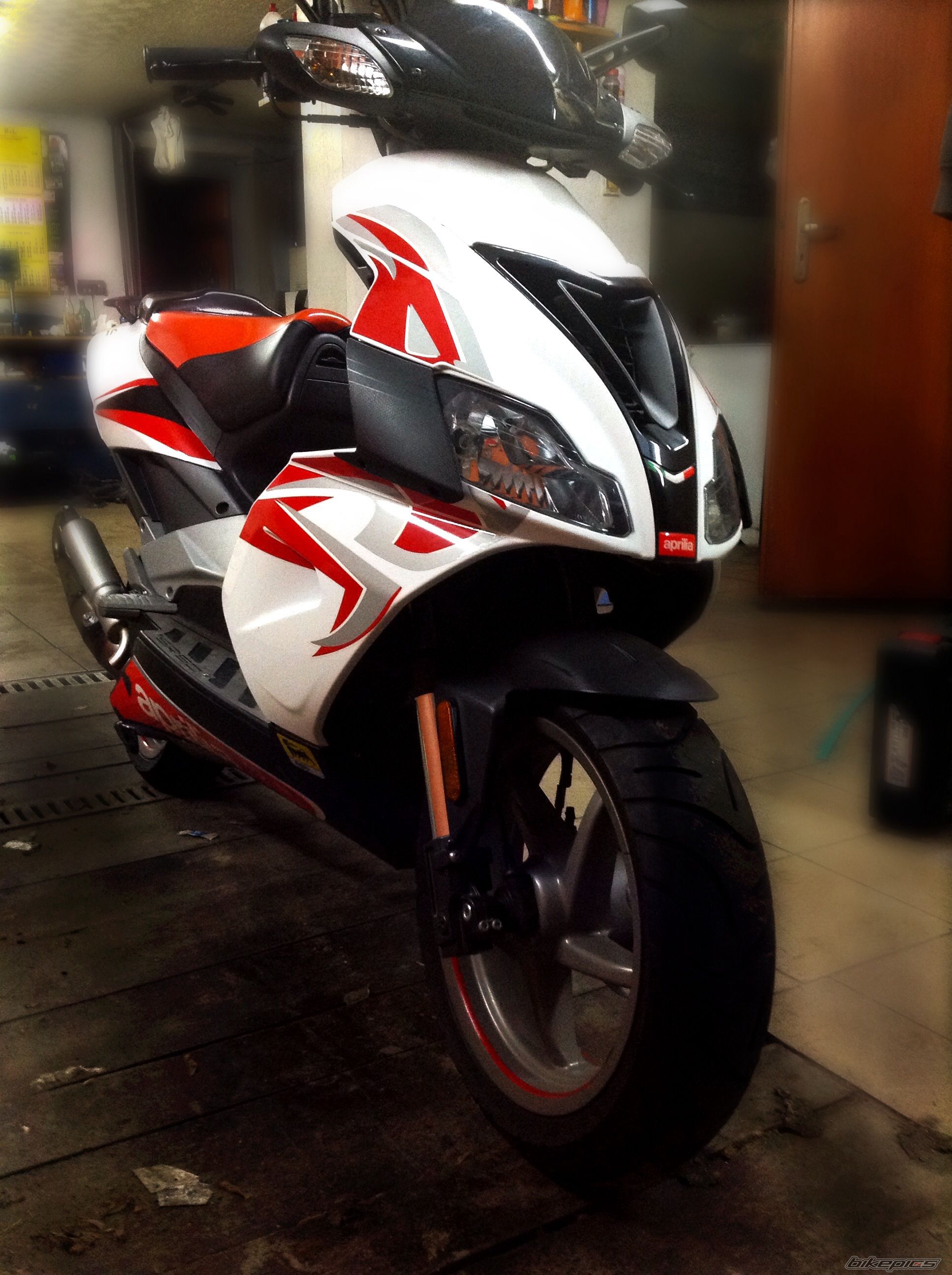 2009 APRILIA SR | Picture 2641180 motorcycle photo