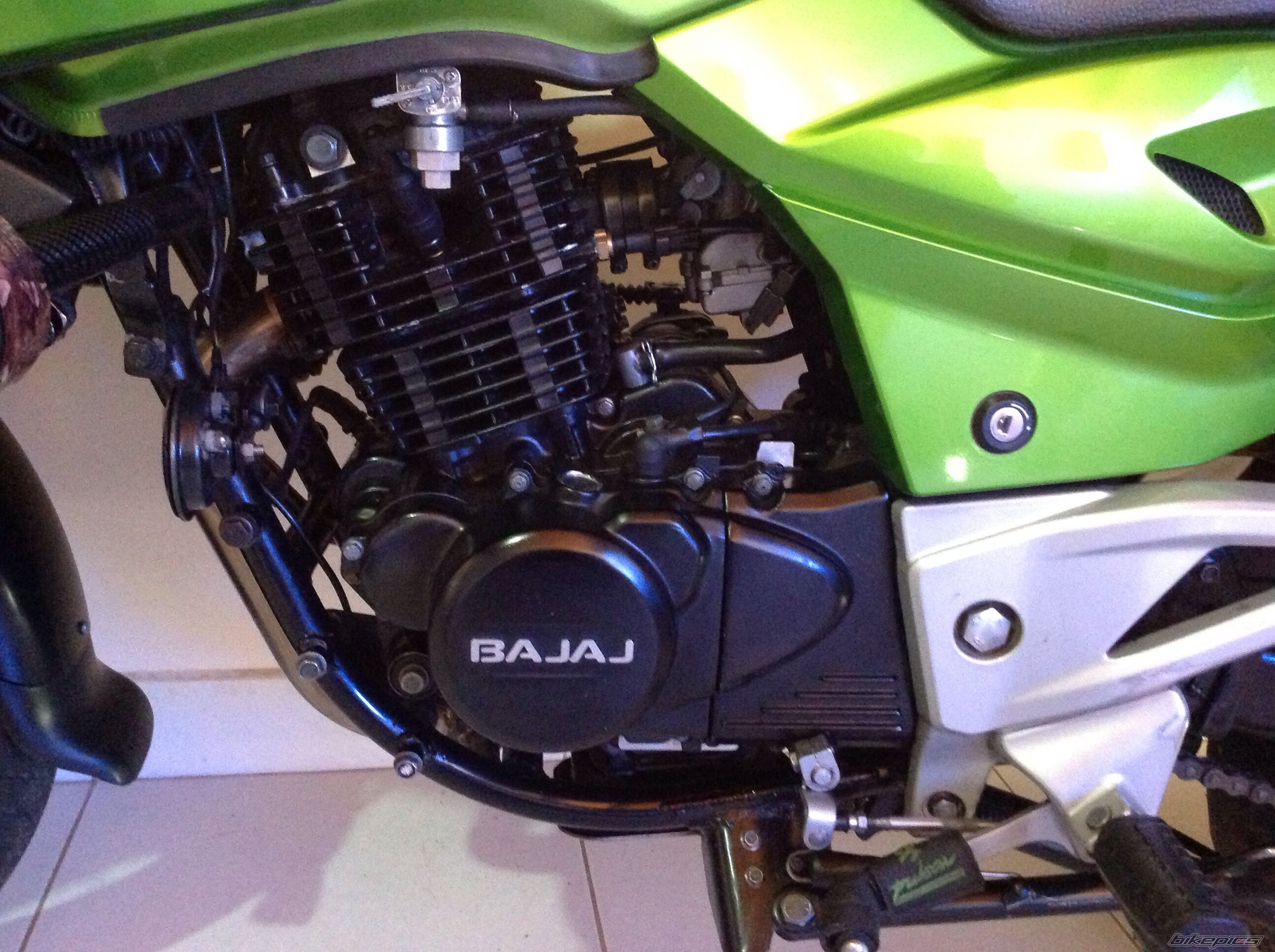 2009 BAJAJ PULSAR 220F | Picture 2642493 motorcycle photo