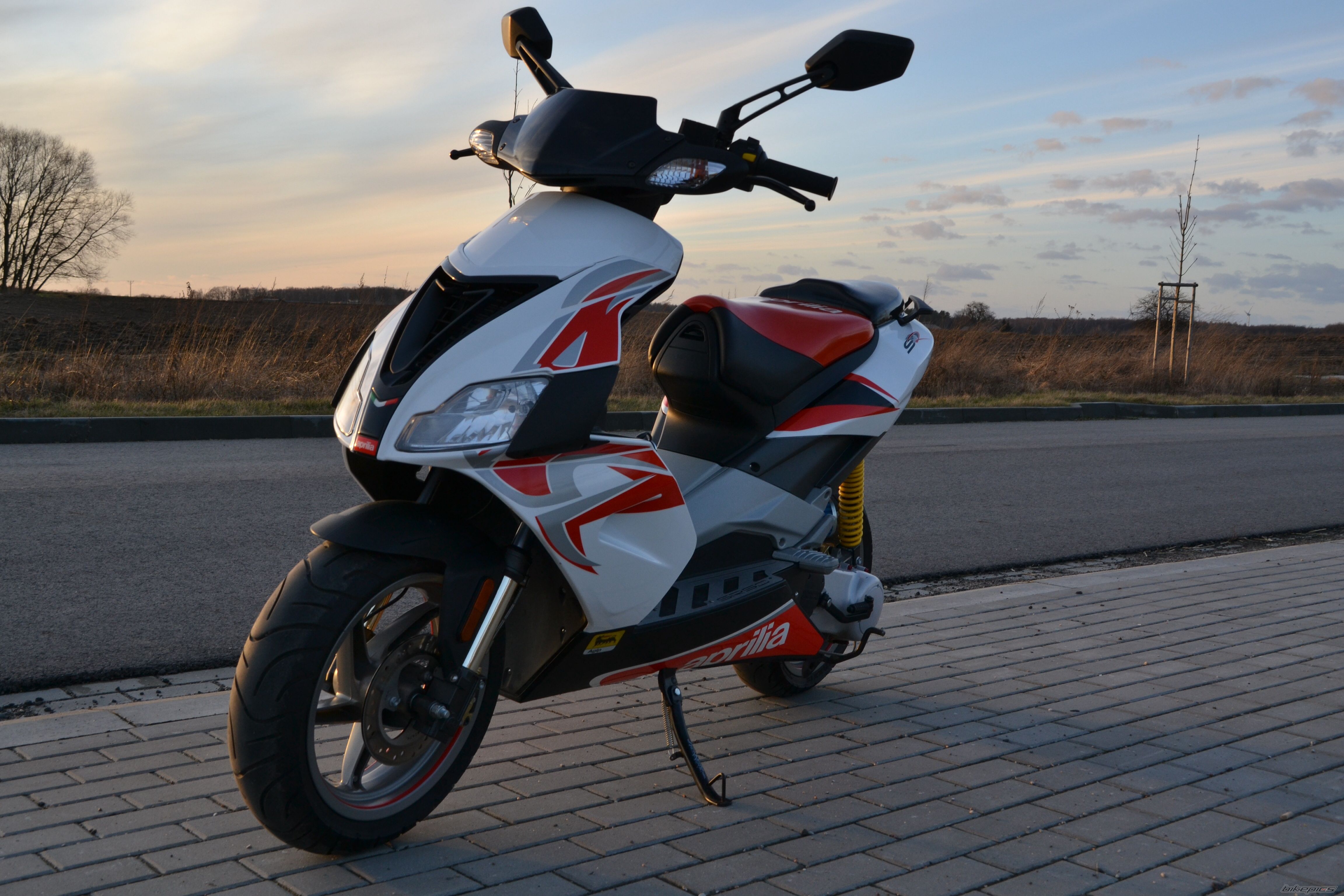 2009 APRILIA SR | Picture 2642768 motorcycle photo